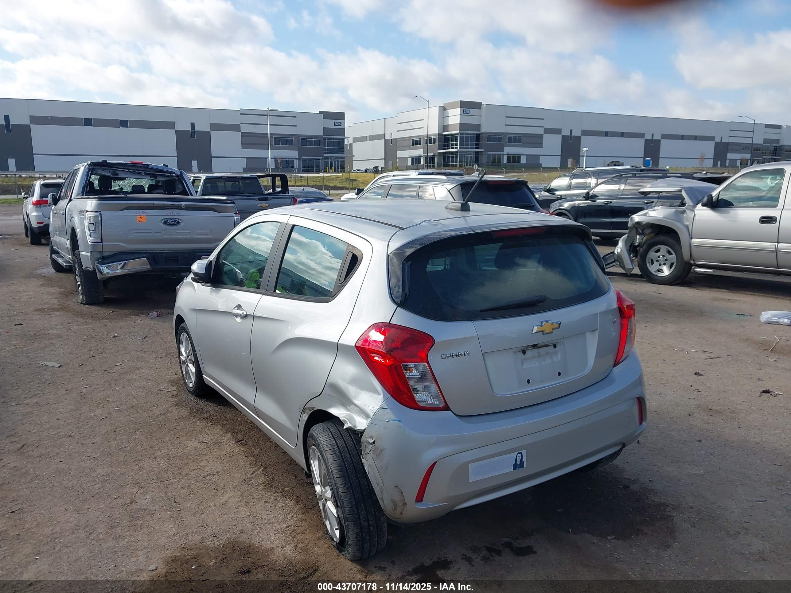 CHEVROLET SPARK image 3