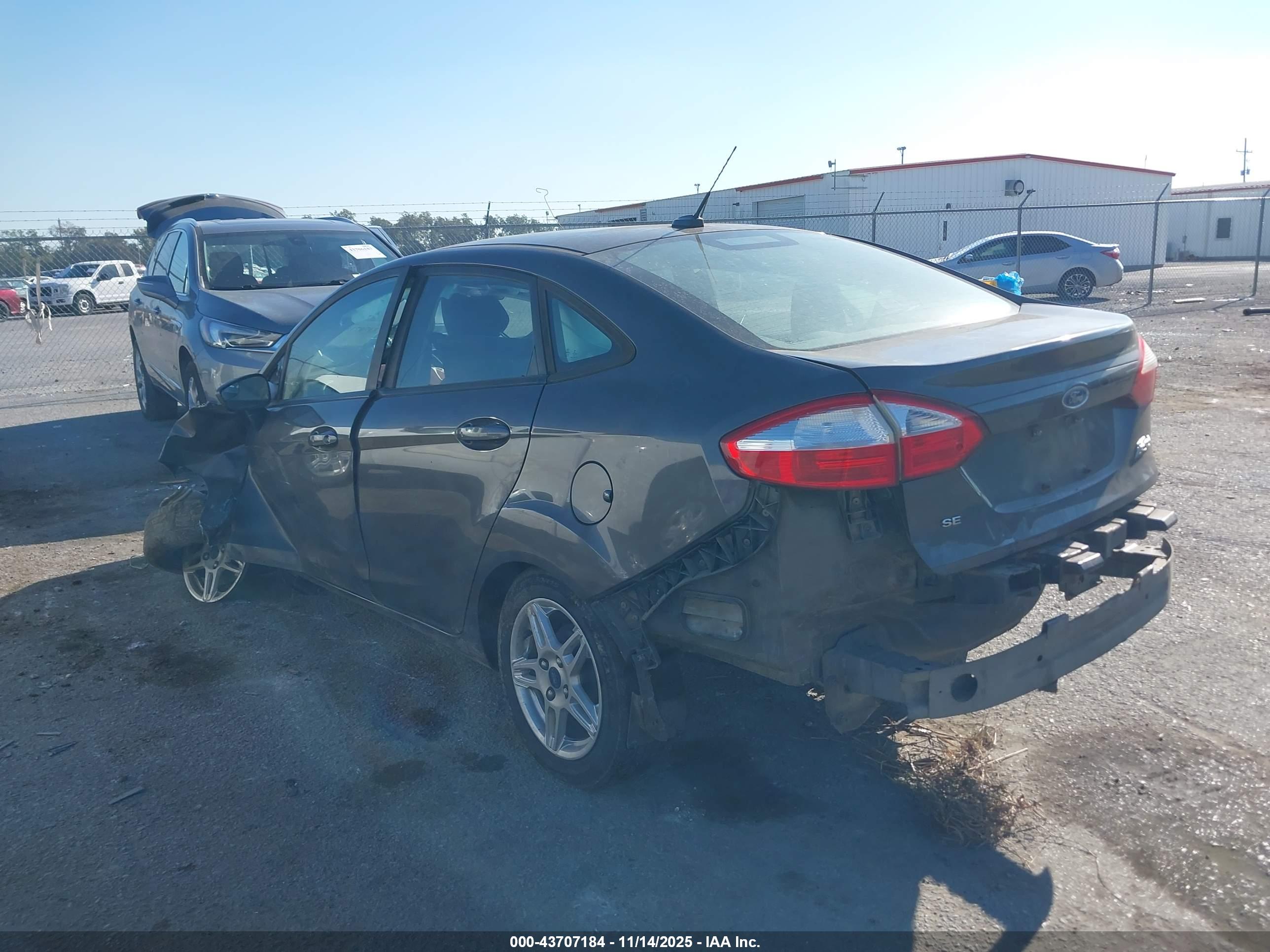 FORD FIESTA image 3