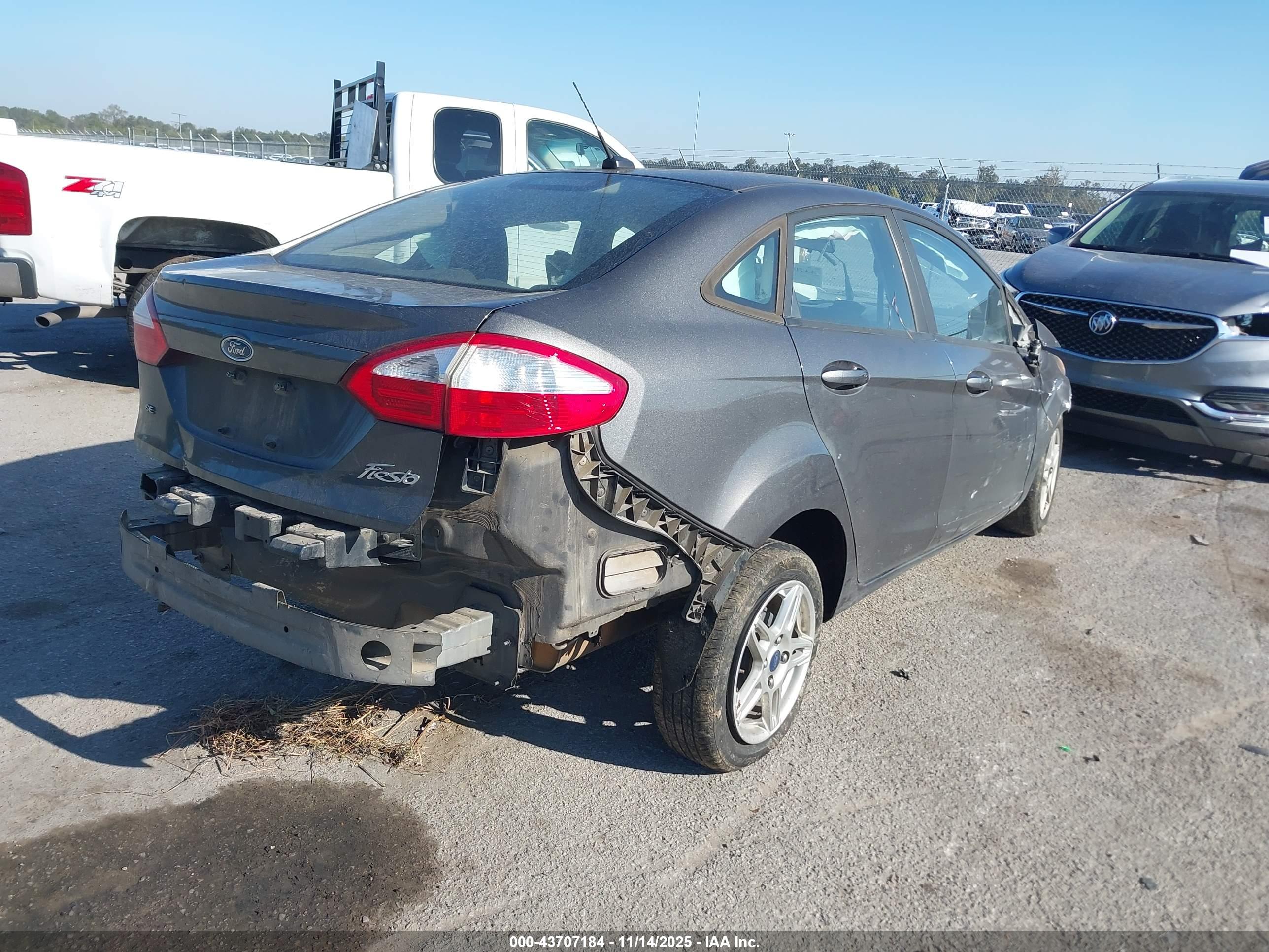 FORD FIESTA image 4