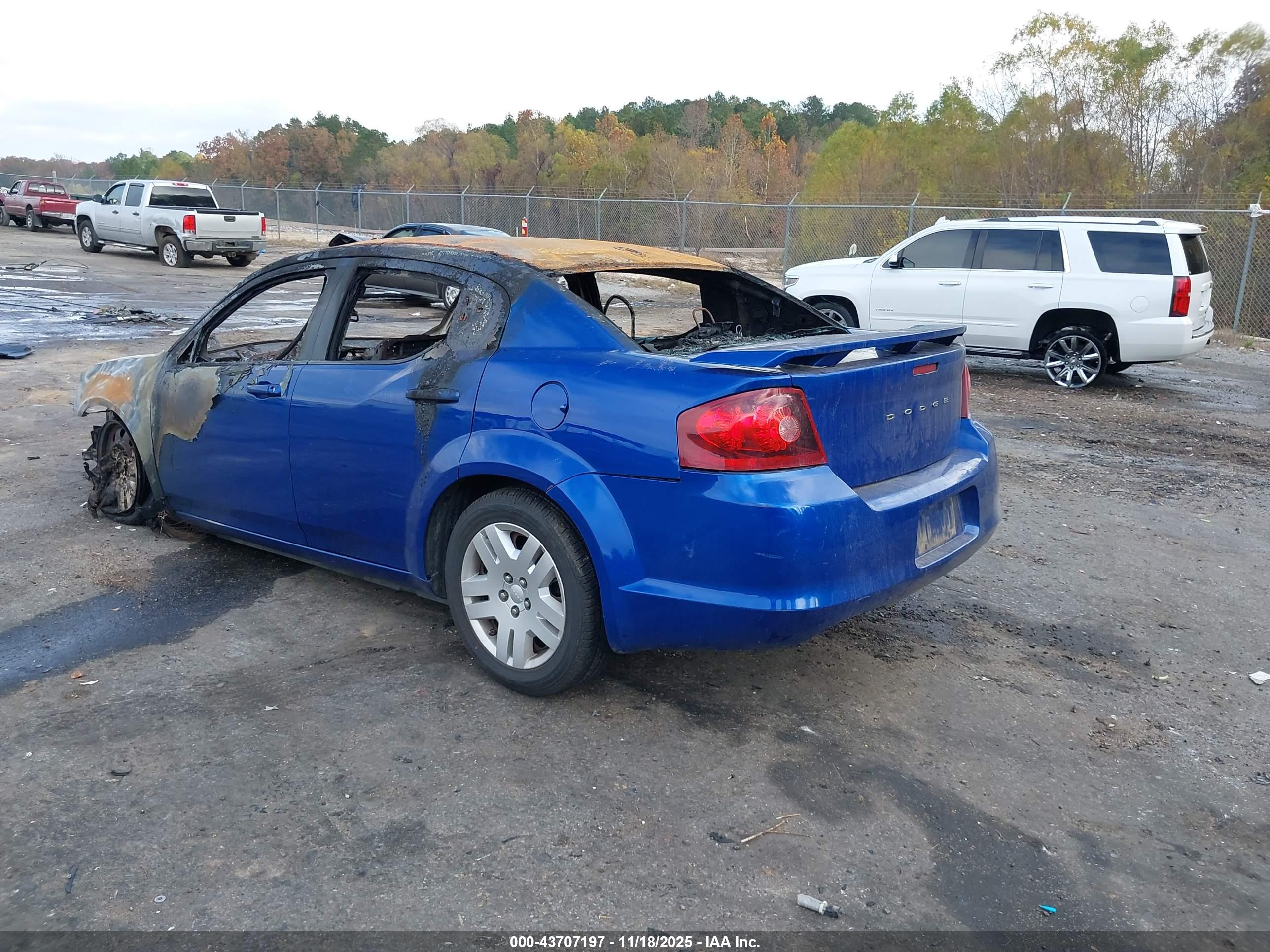DODGE AVENGER image 3