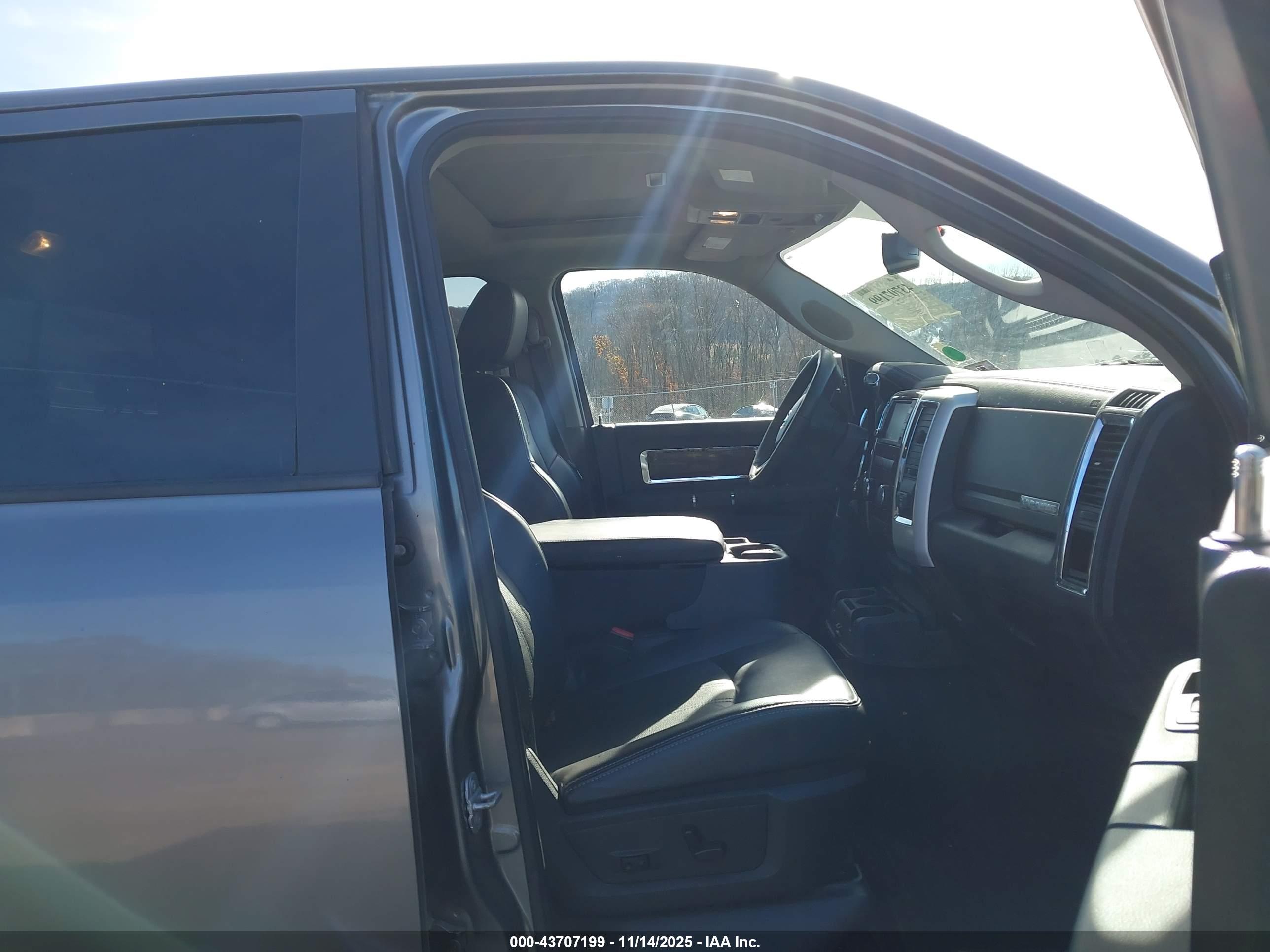 DODGE RAM image 5