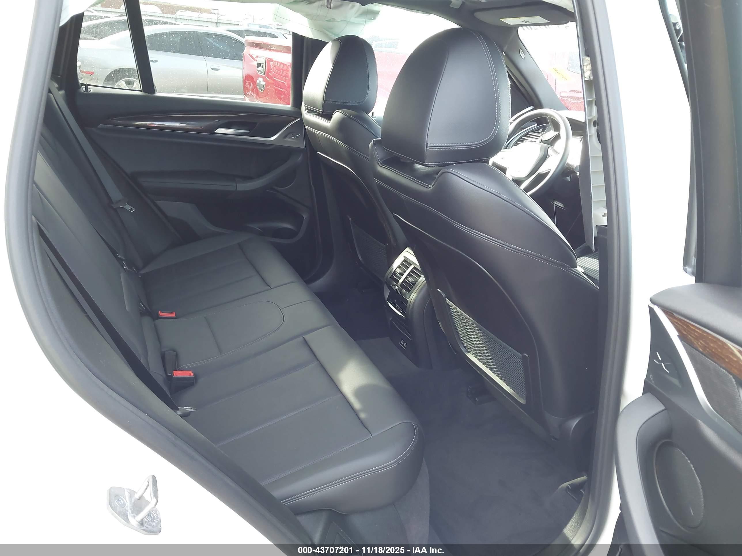 BMW X3 image 8