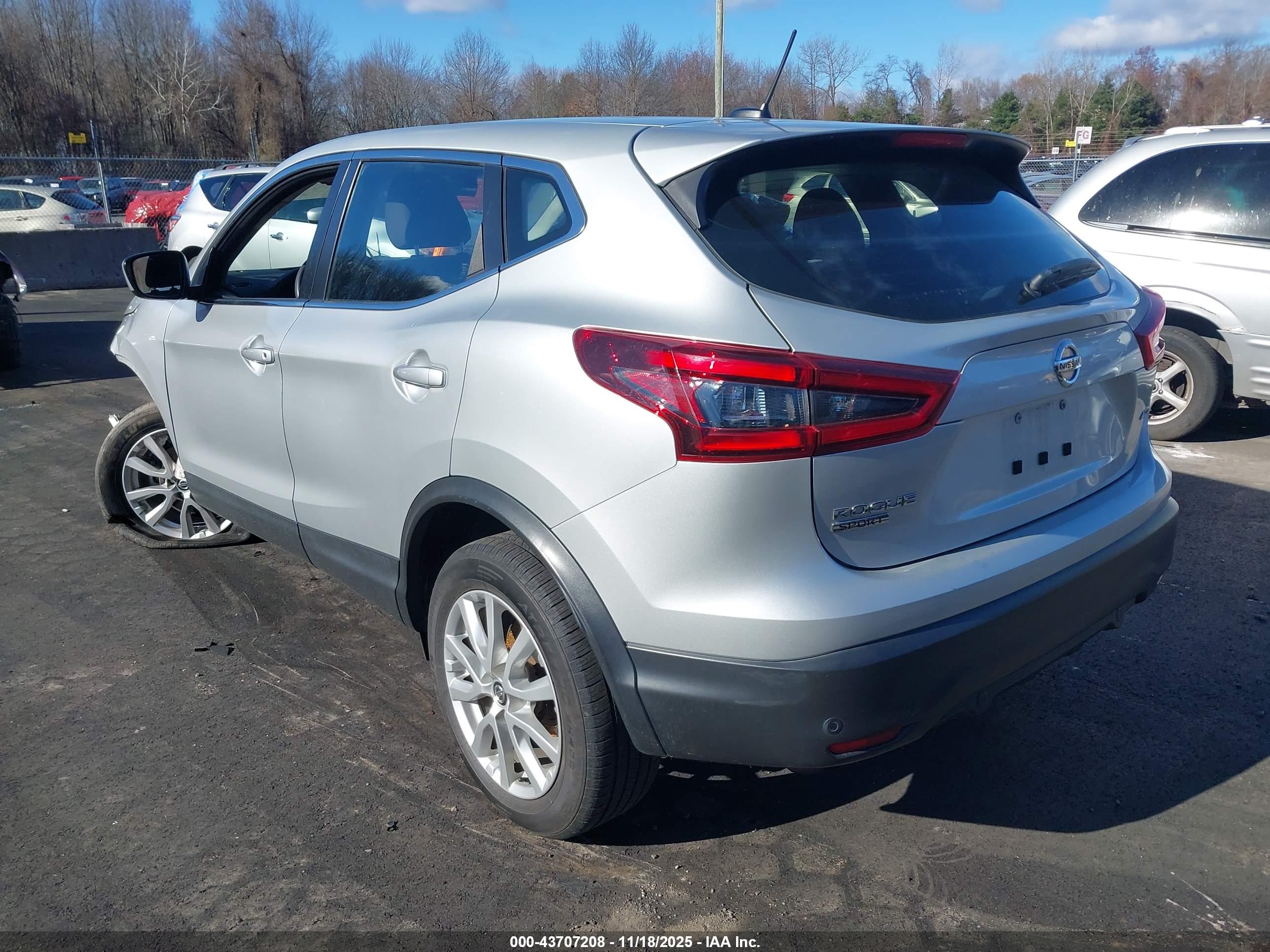NISSAN ROGUE image 3