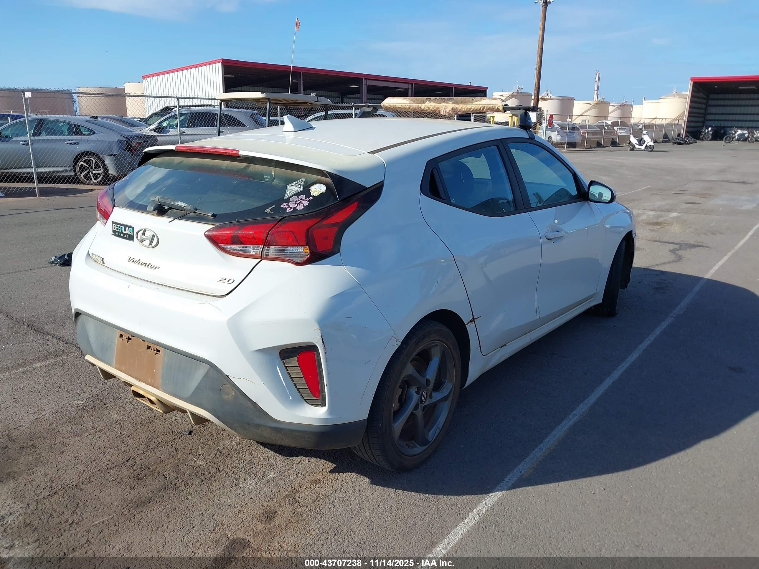 HYUNDAI VELOSTER image 4