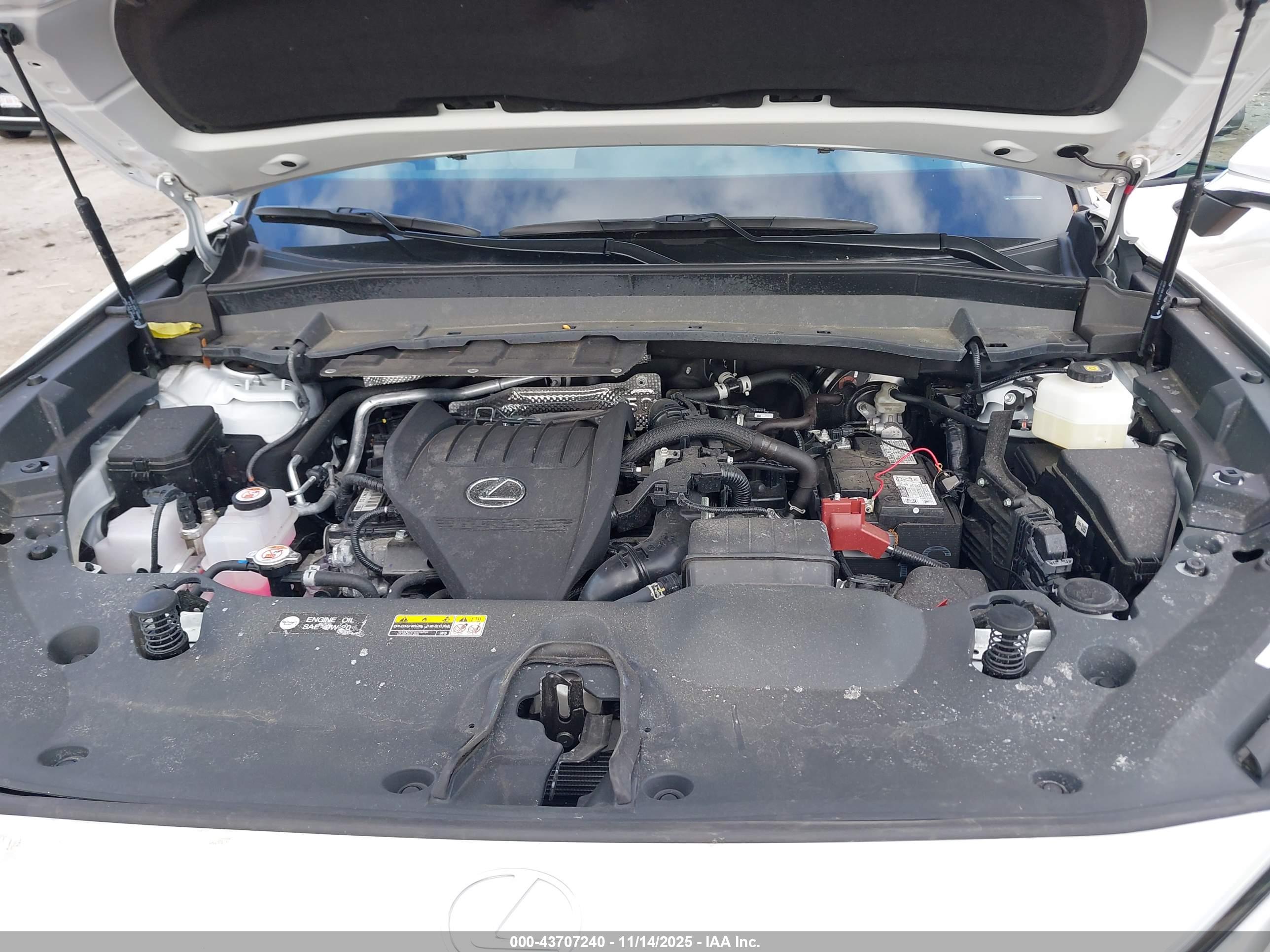 LEXUS TX image 10