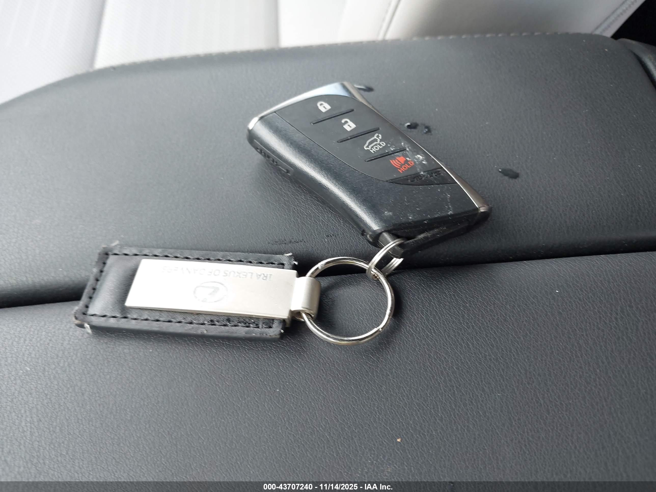 LEXUS TX image 11