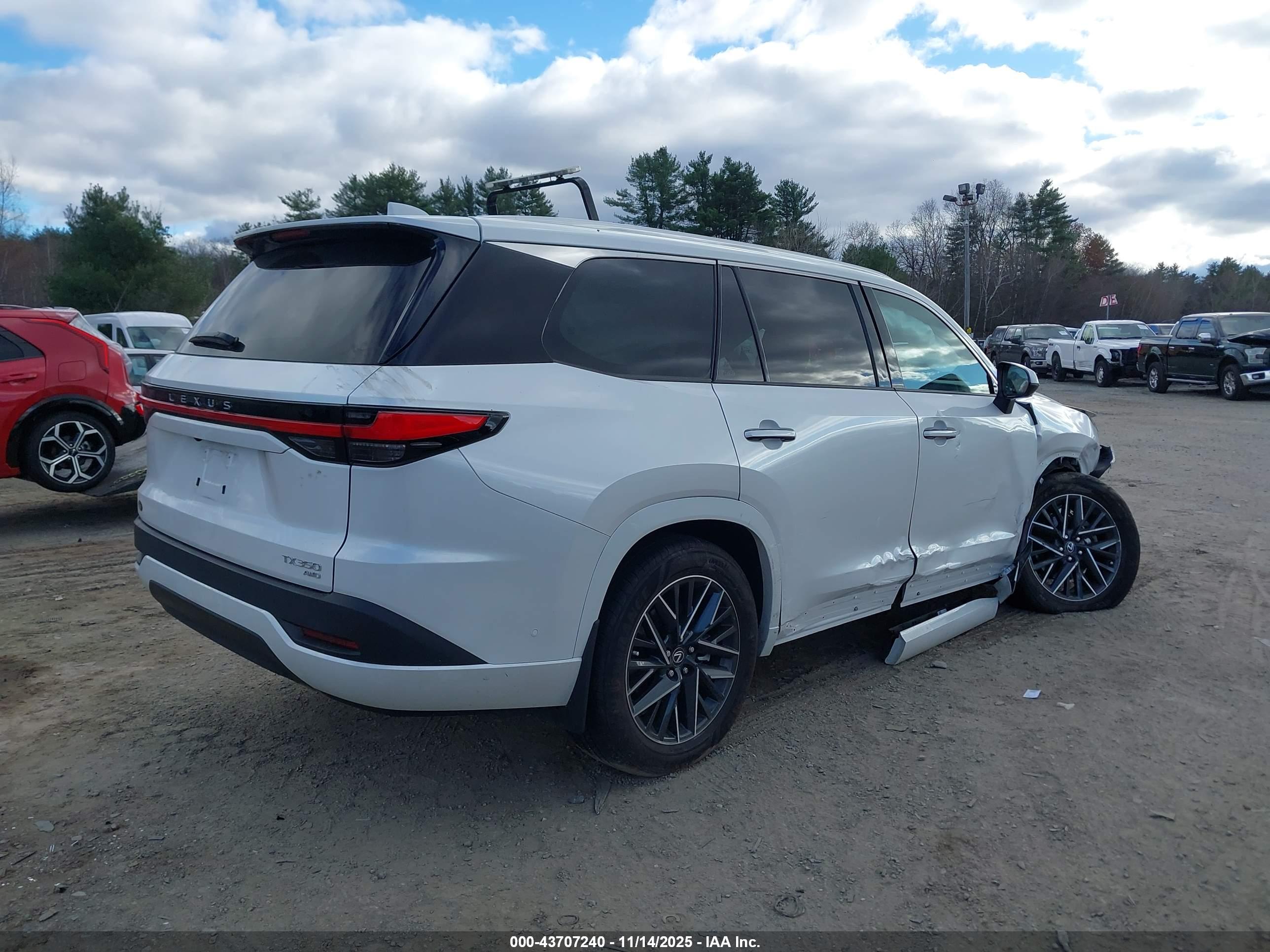 LEXUS TX image 4