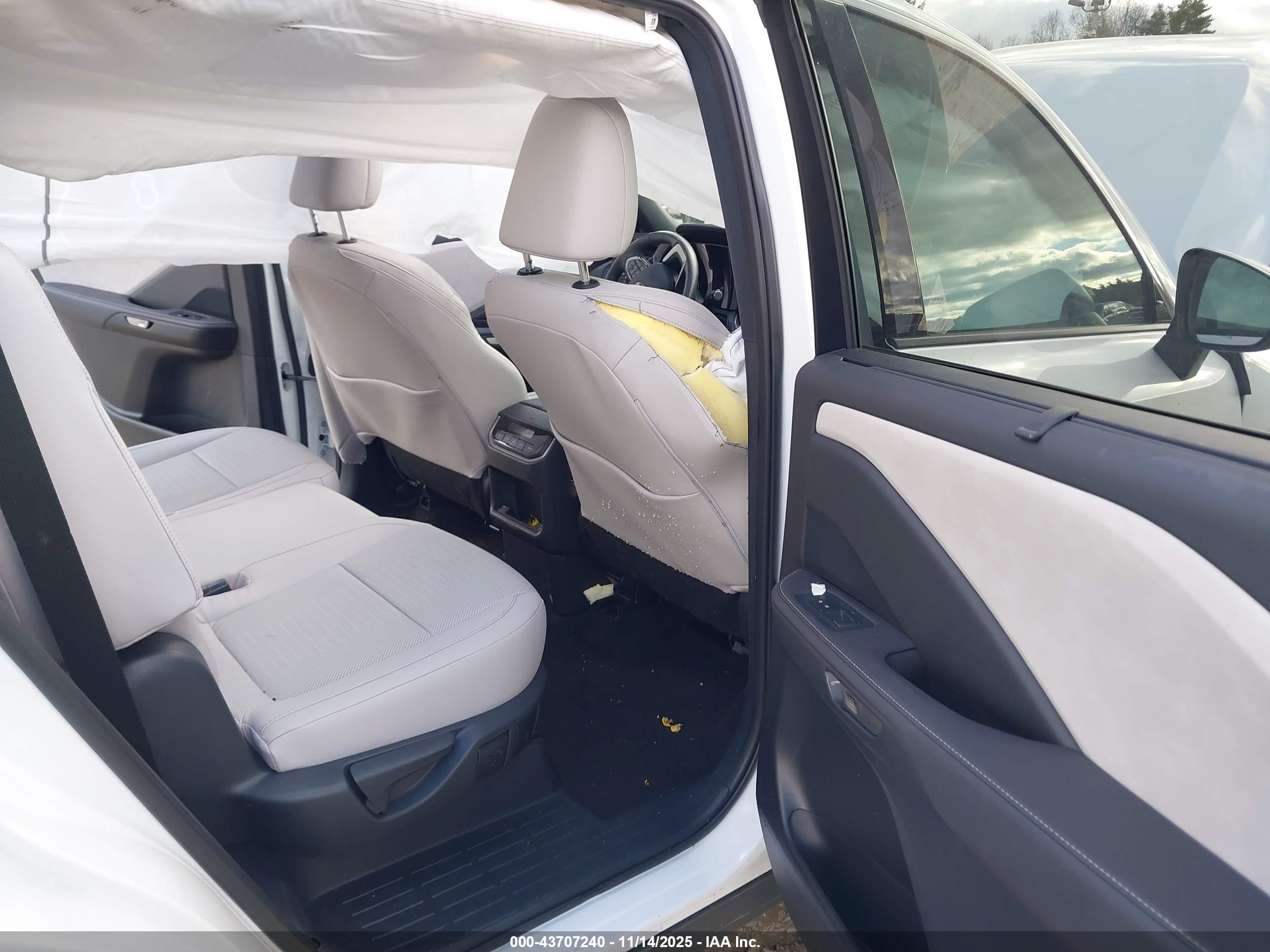 LEXUS TX image 8