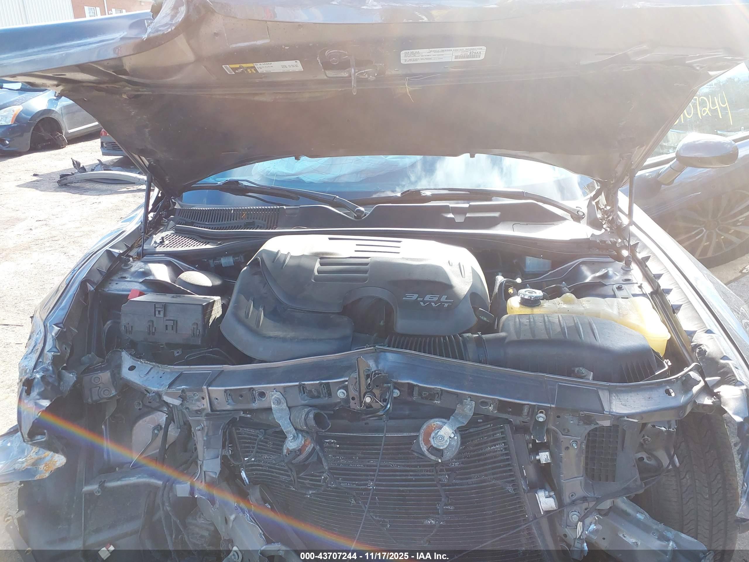 DODGE CHALLENGER image 10