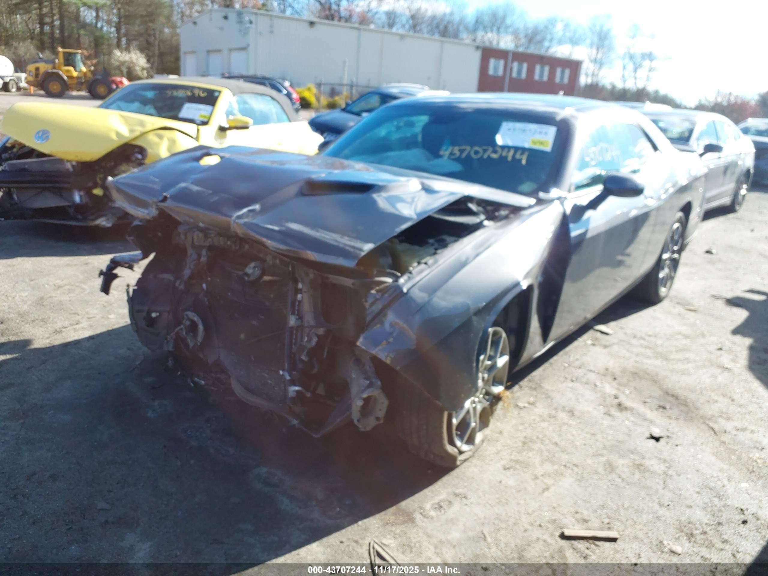 DODGE CHALLENGER image 2