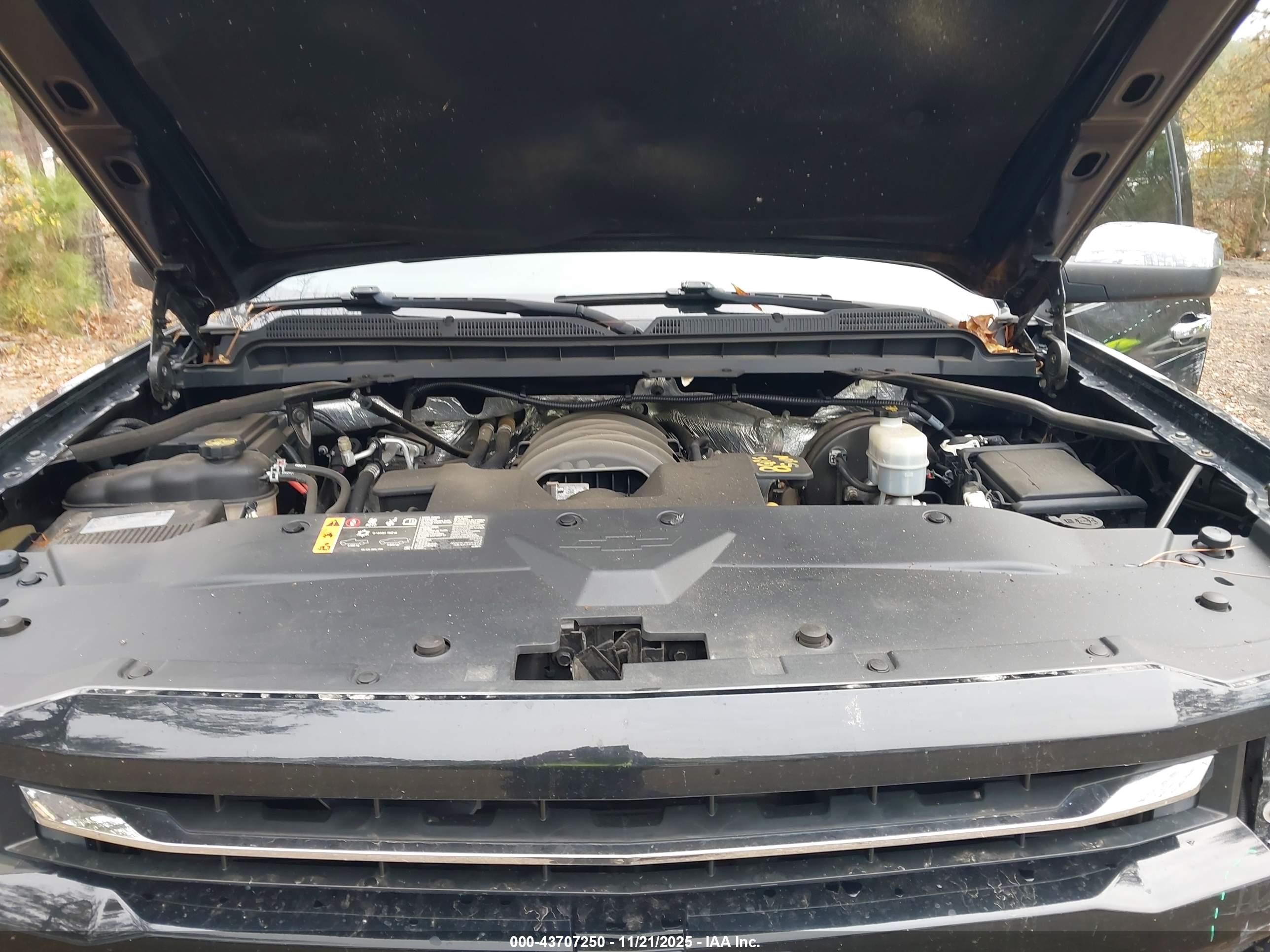 CHEVROLET SILVERADO image 10
