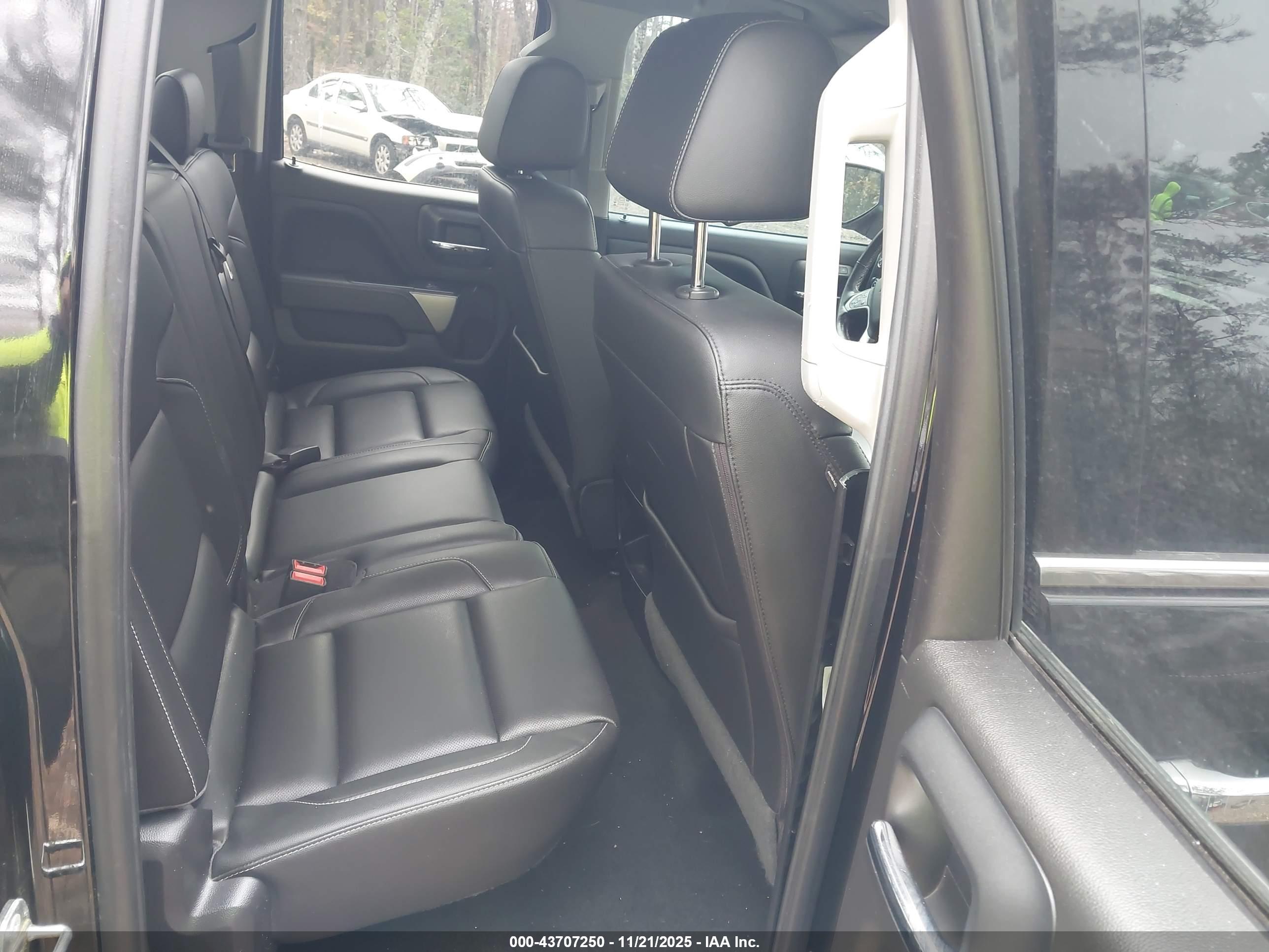 CHEVROLET SILVERADO image 8