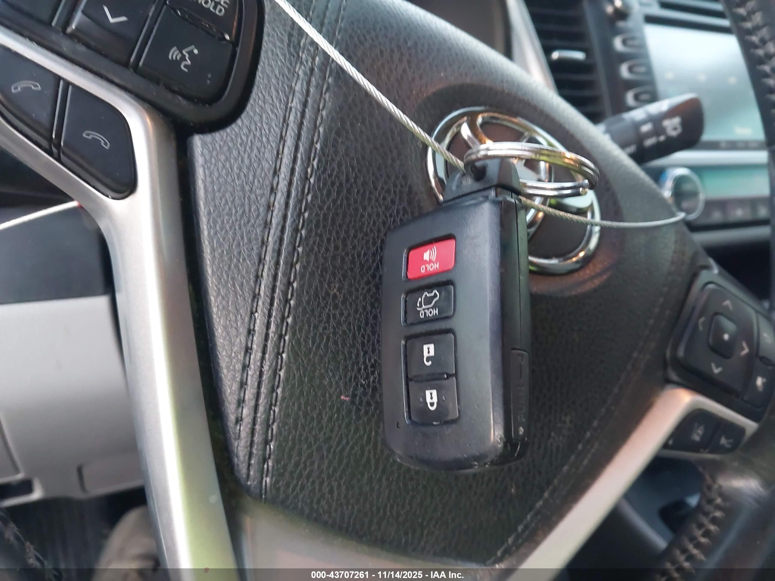 TOYOTA HIGHLANDER image 11