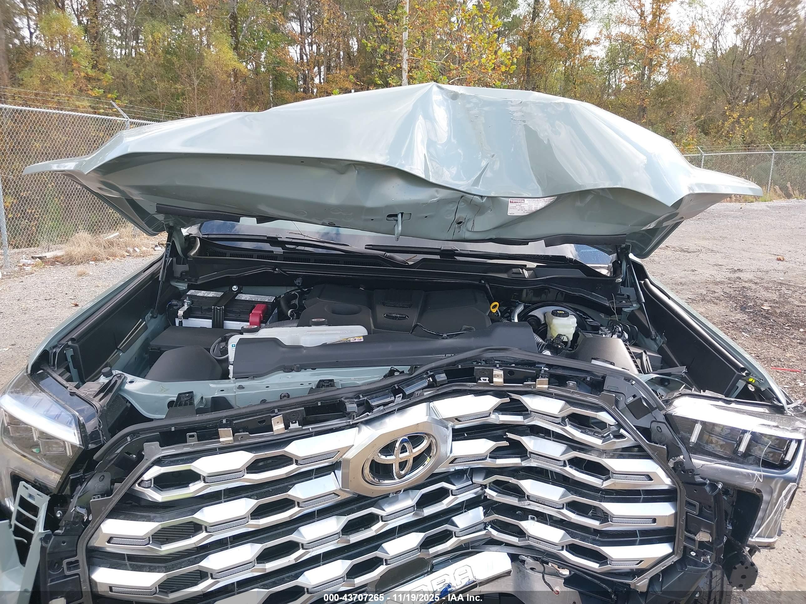 TOYOTA TUNDRA image 10