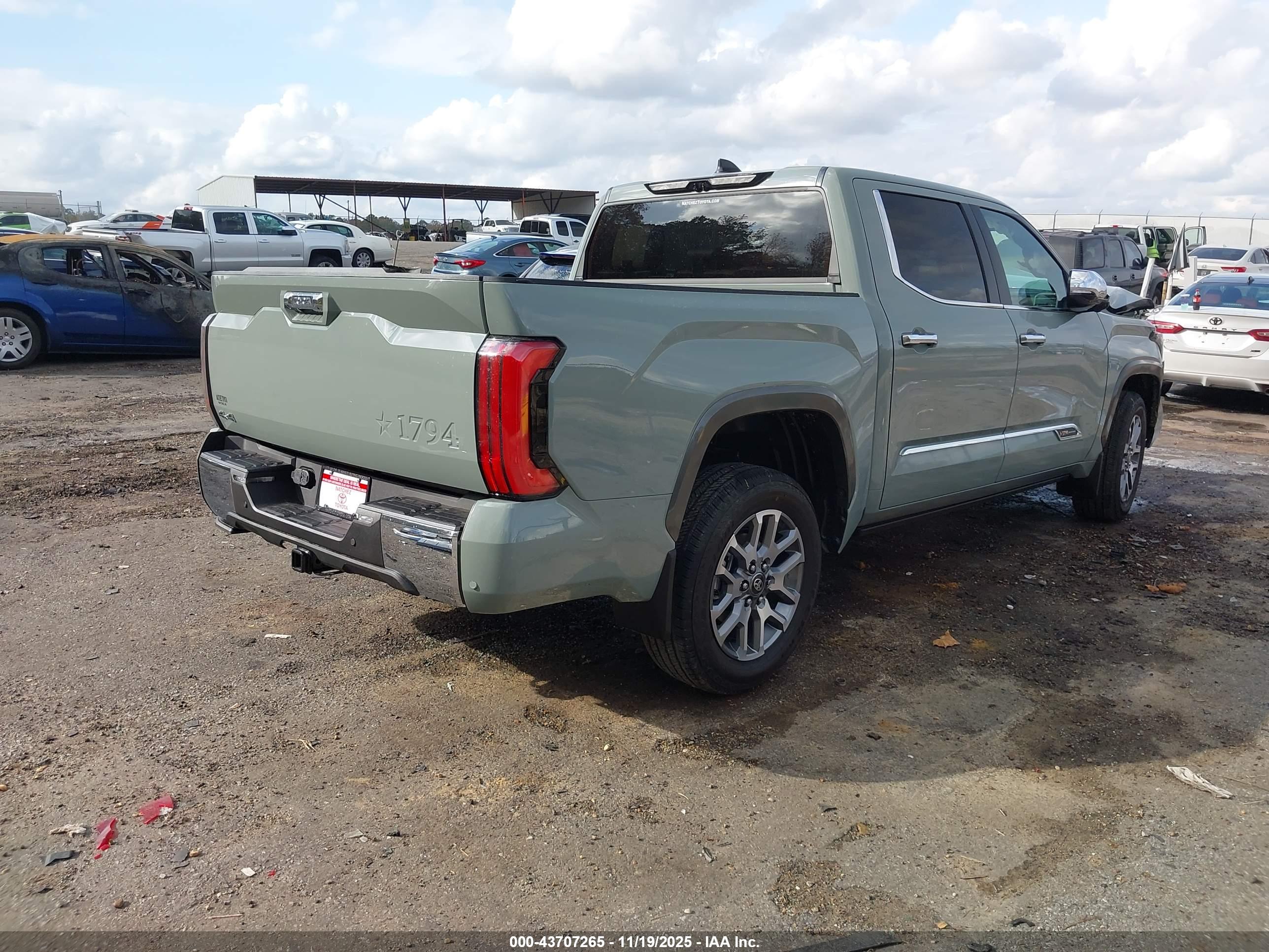 TOYOTA TUNDRA image 4