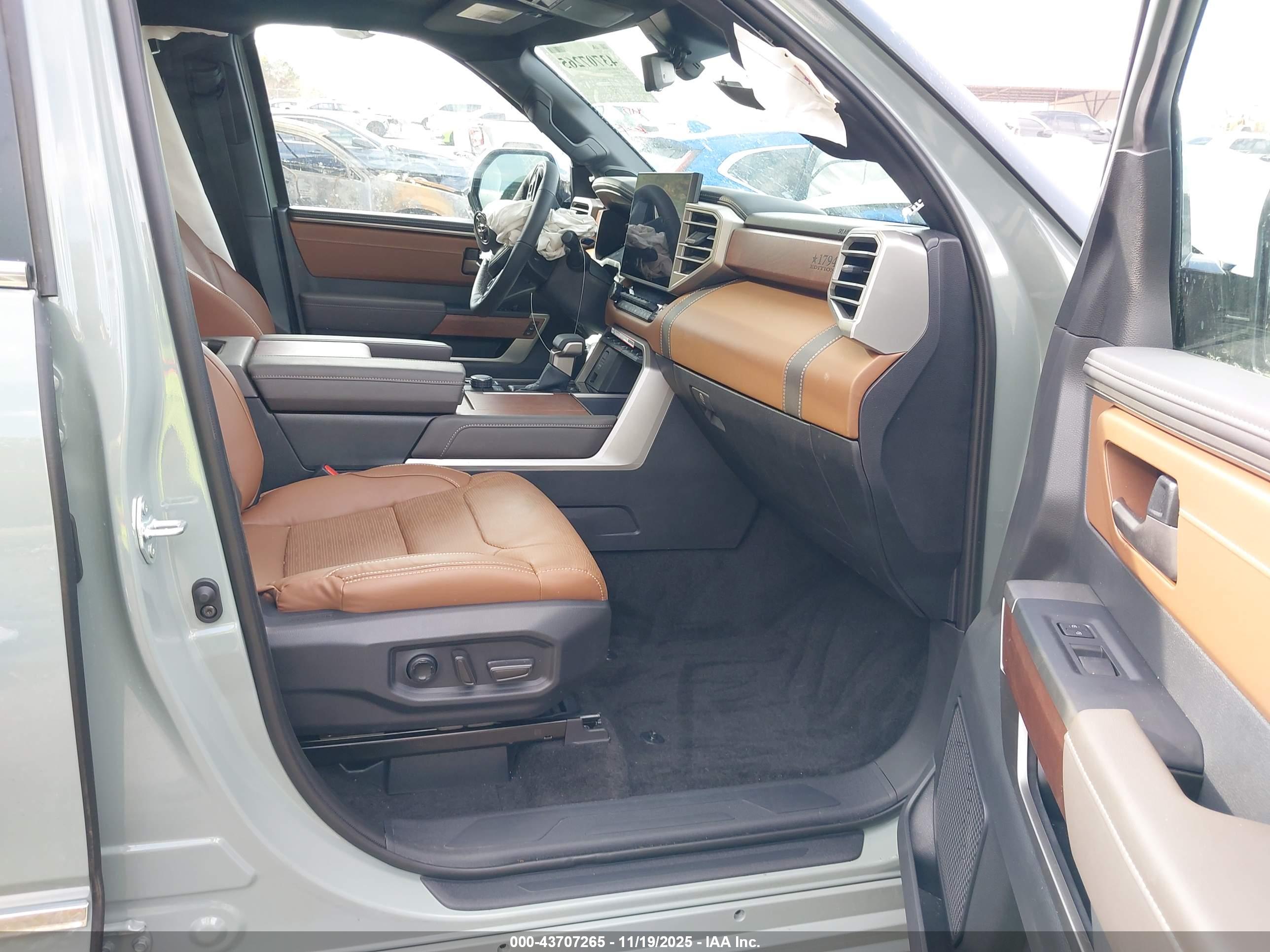TOYOTA TUNDRA image 5