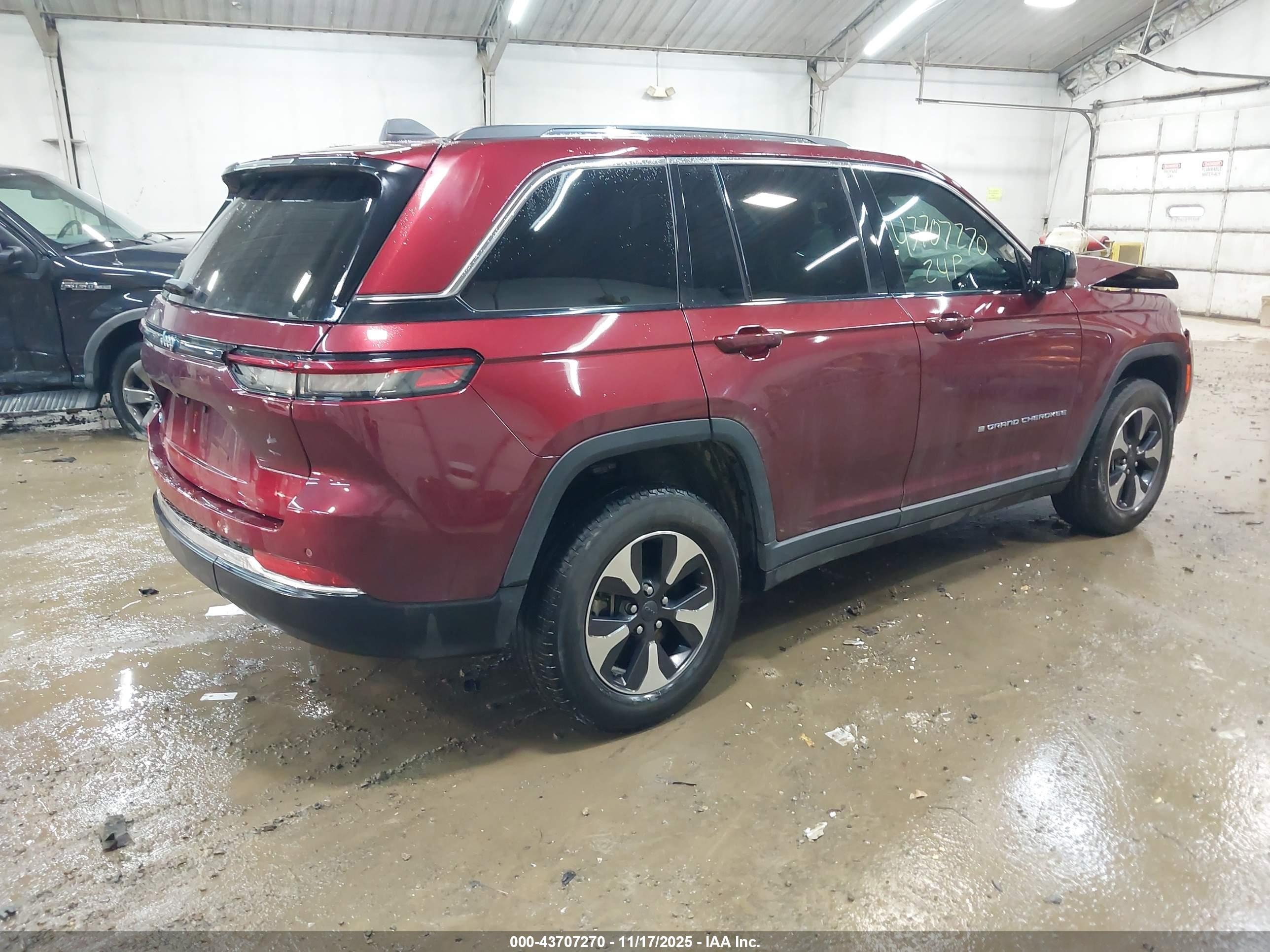 JEEP GRAND image 4
