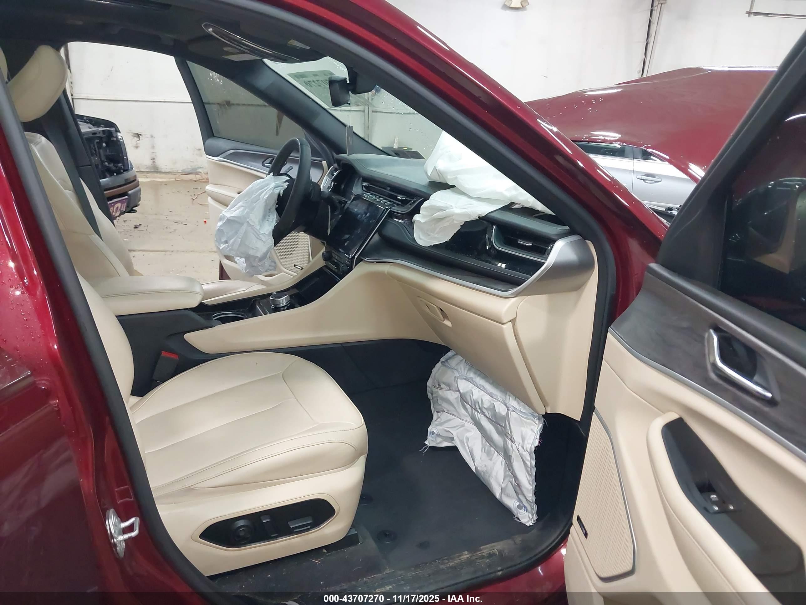 JEEP GRAND image 5
