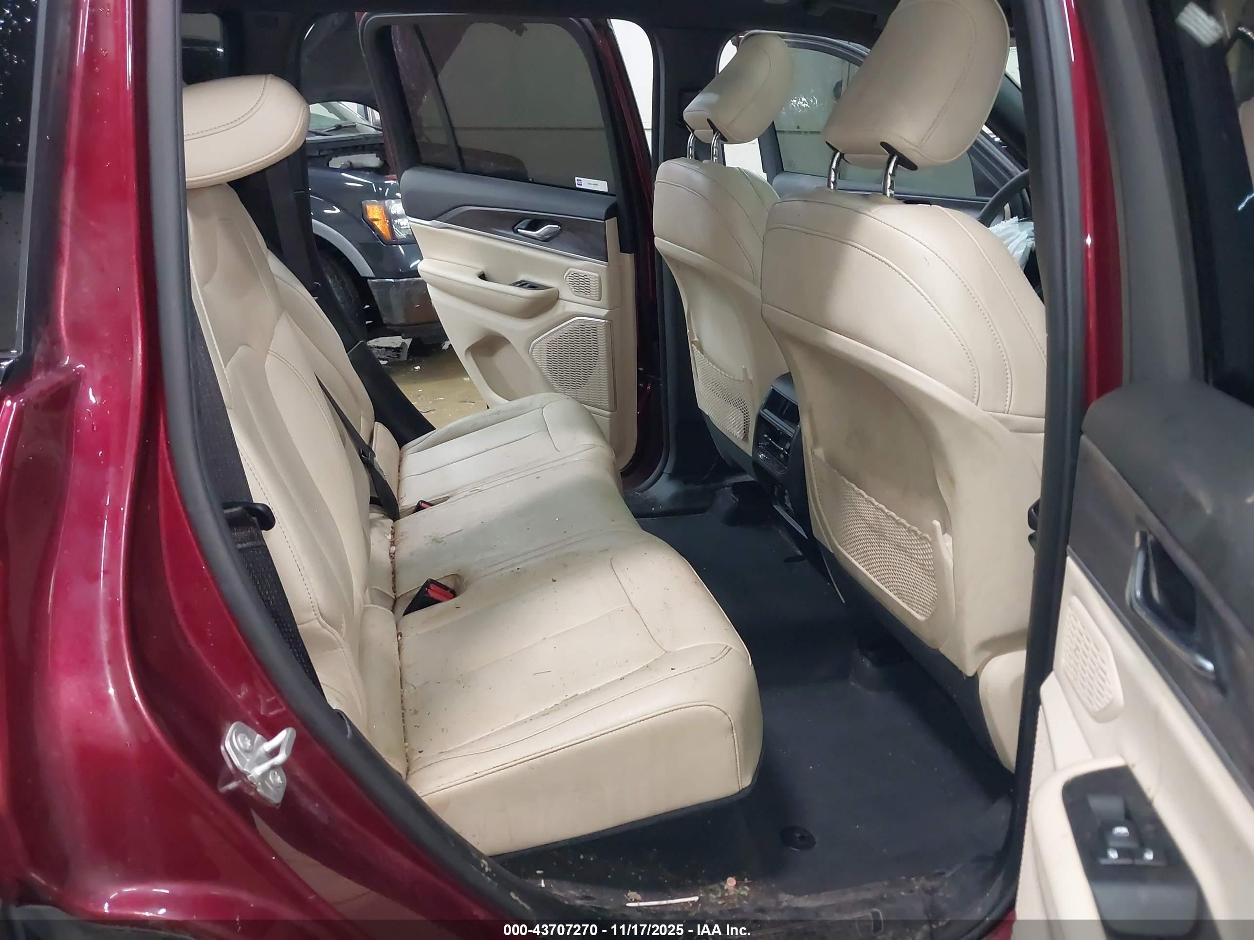 JEEP GRAND image 8