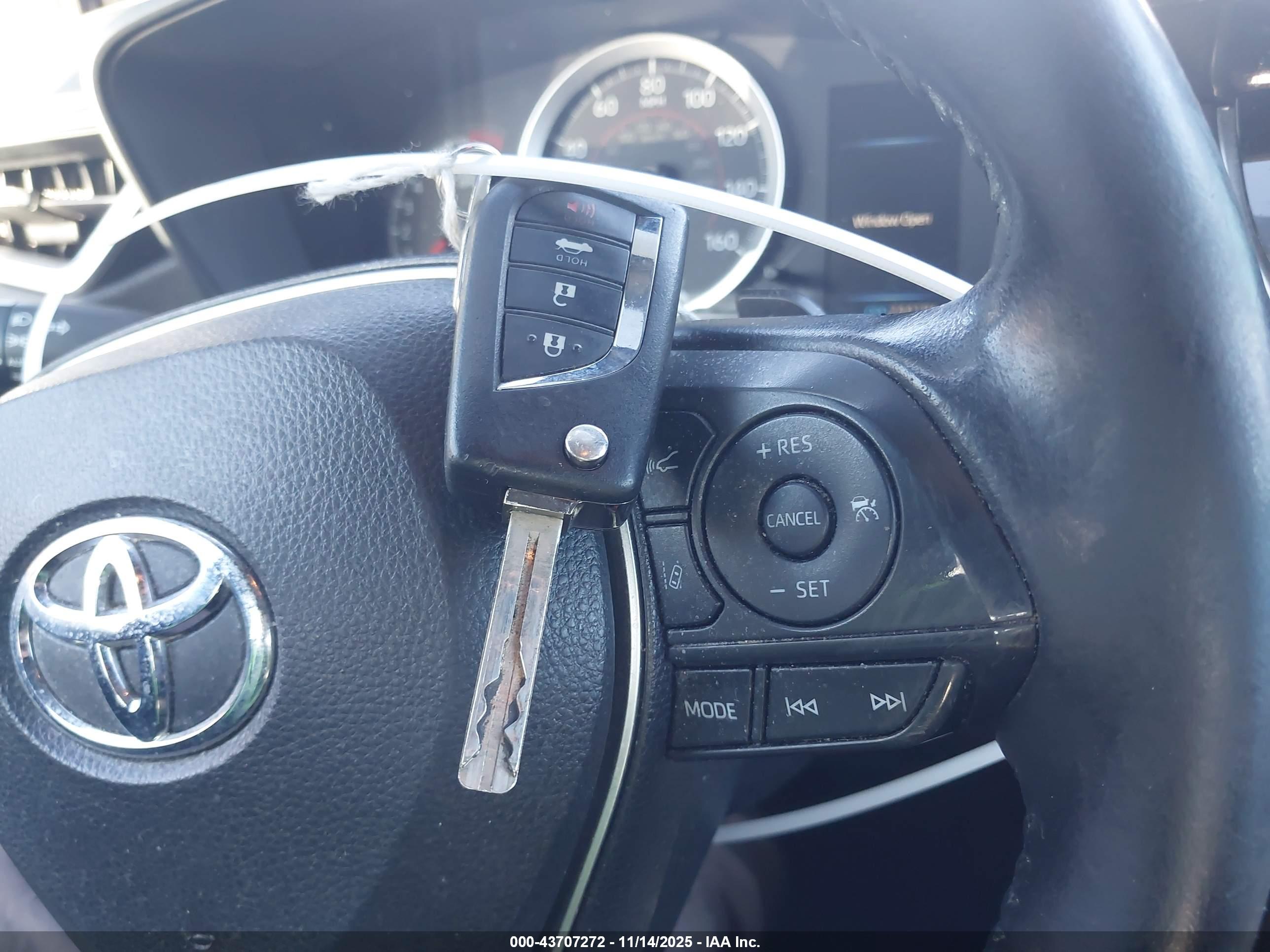 TOYOTA COROLLA image 11