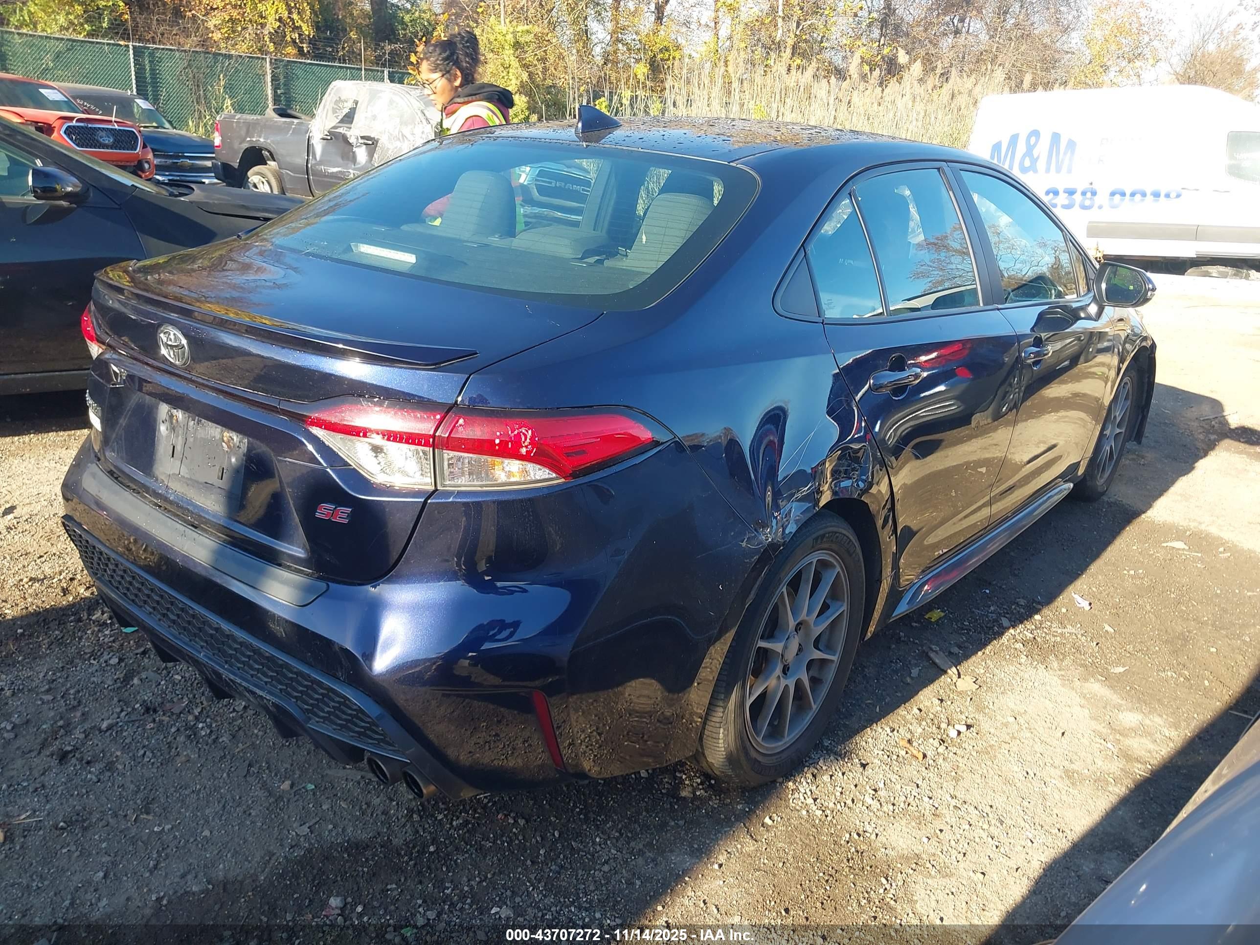 TOYOTA COROLLA image 4