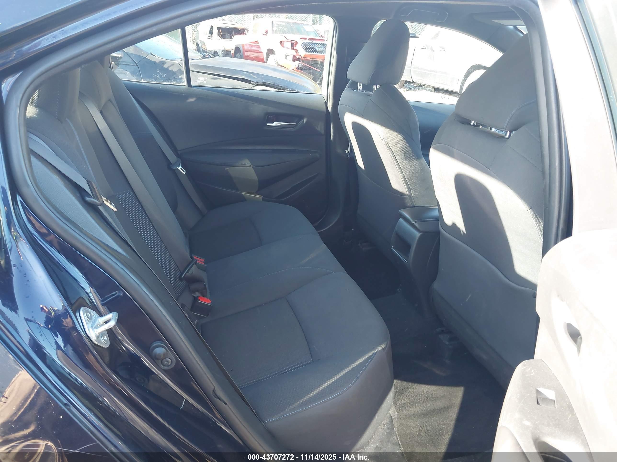 TOYOTA COROLLA image 8