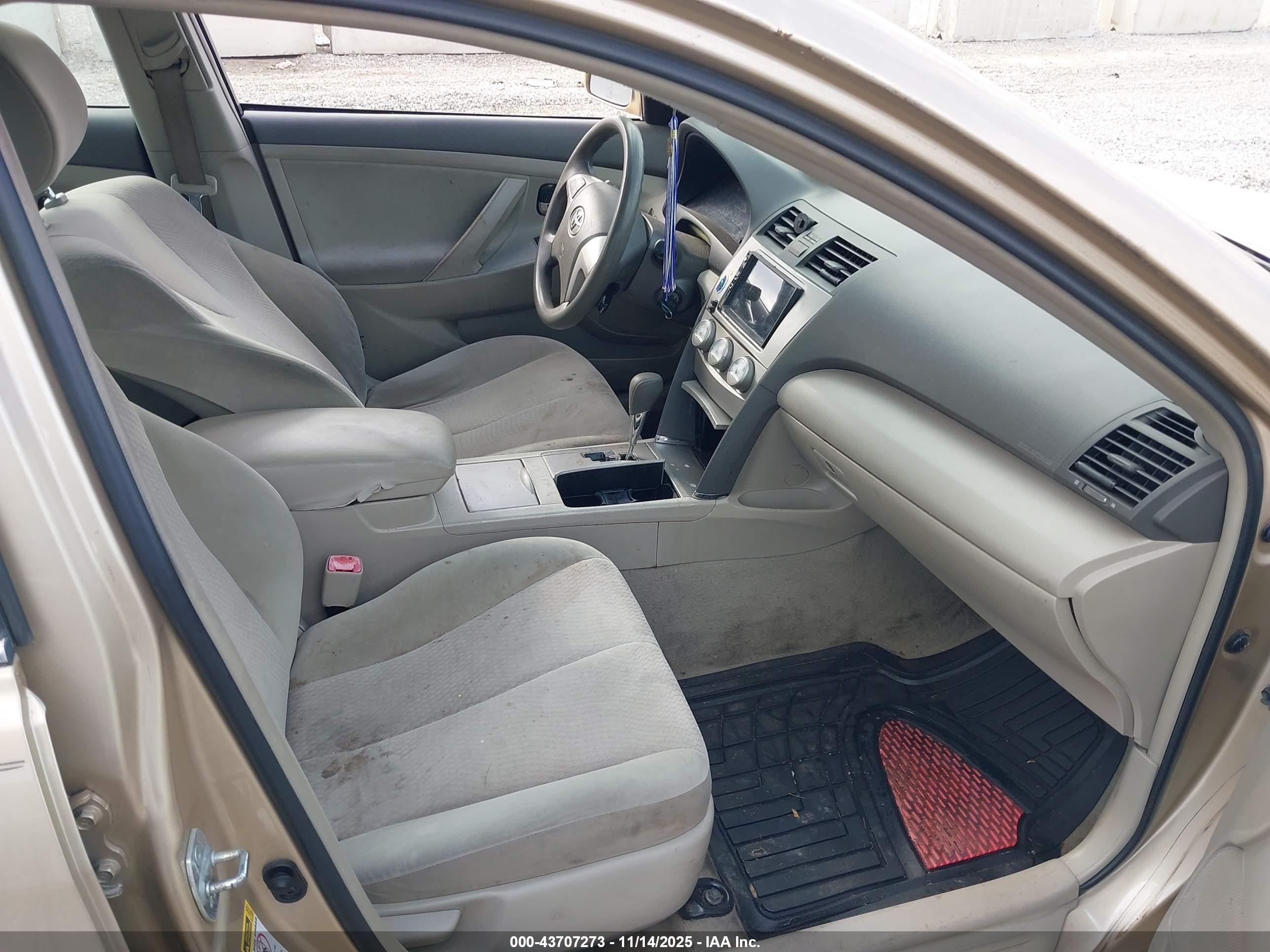 TOYOTA CAMRY image 5