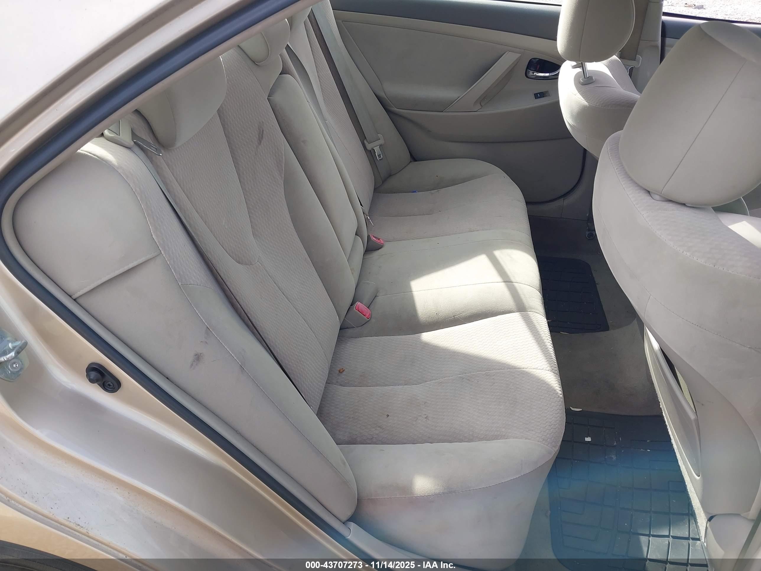 TOYOTA CAMRY image 8