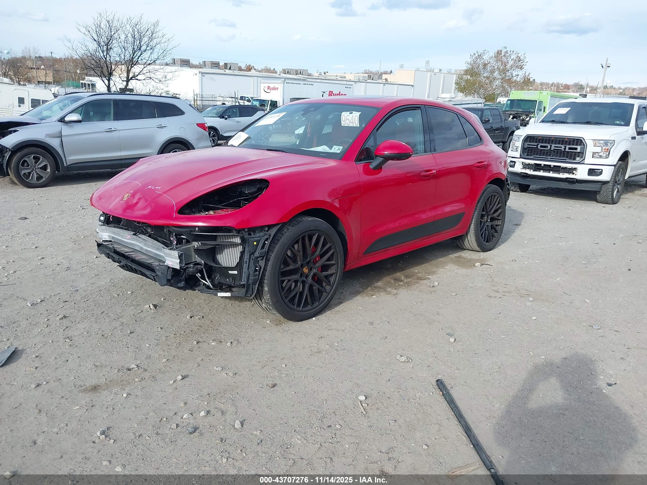 PORSCHE MACAN image 2