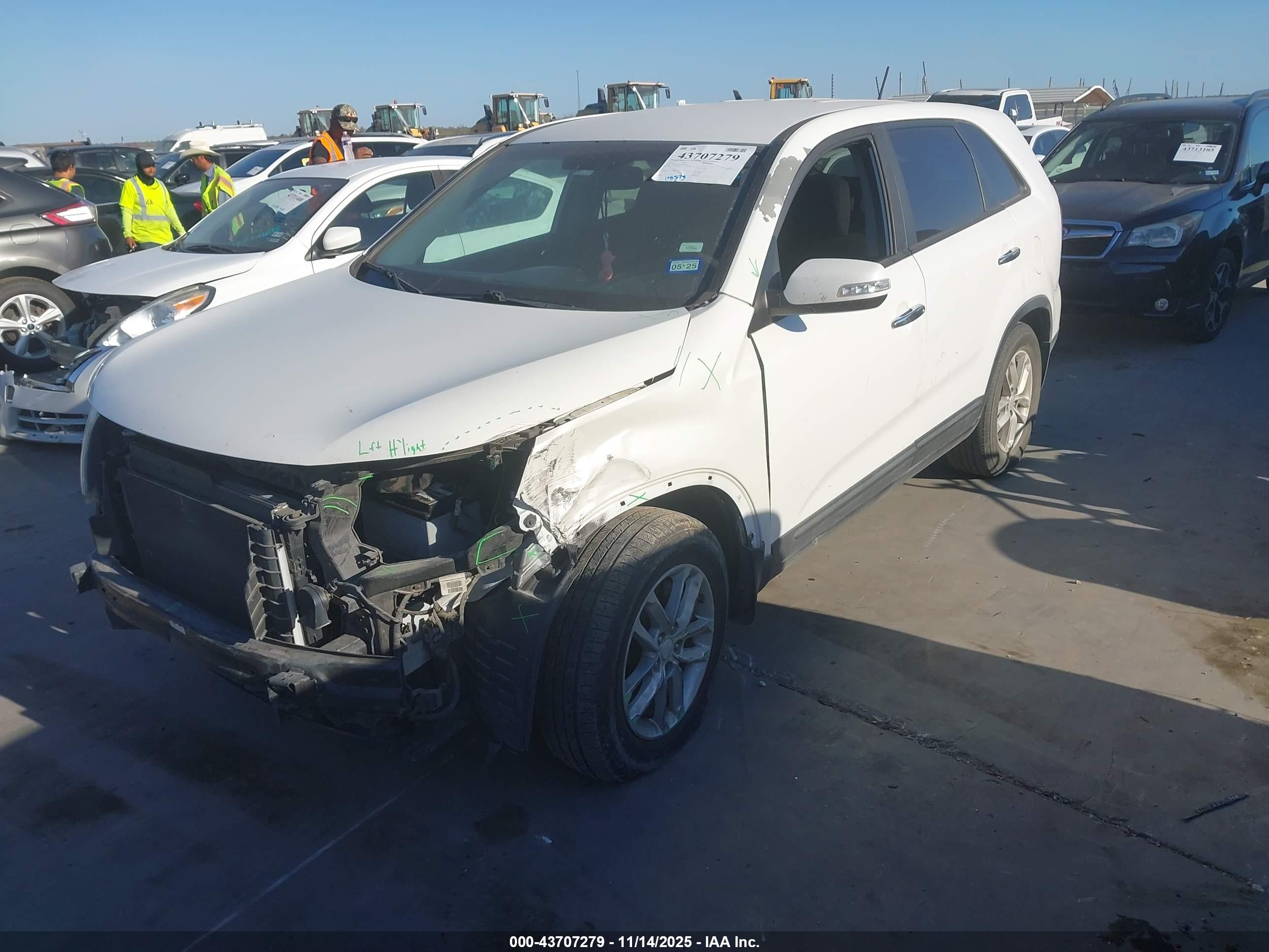 KIA SORENTO image 2