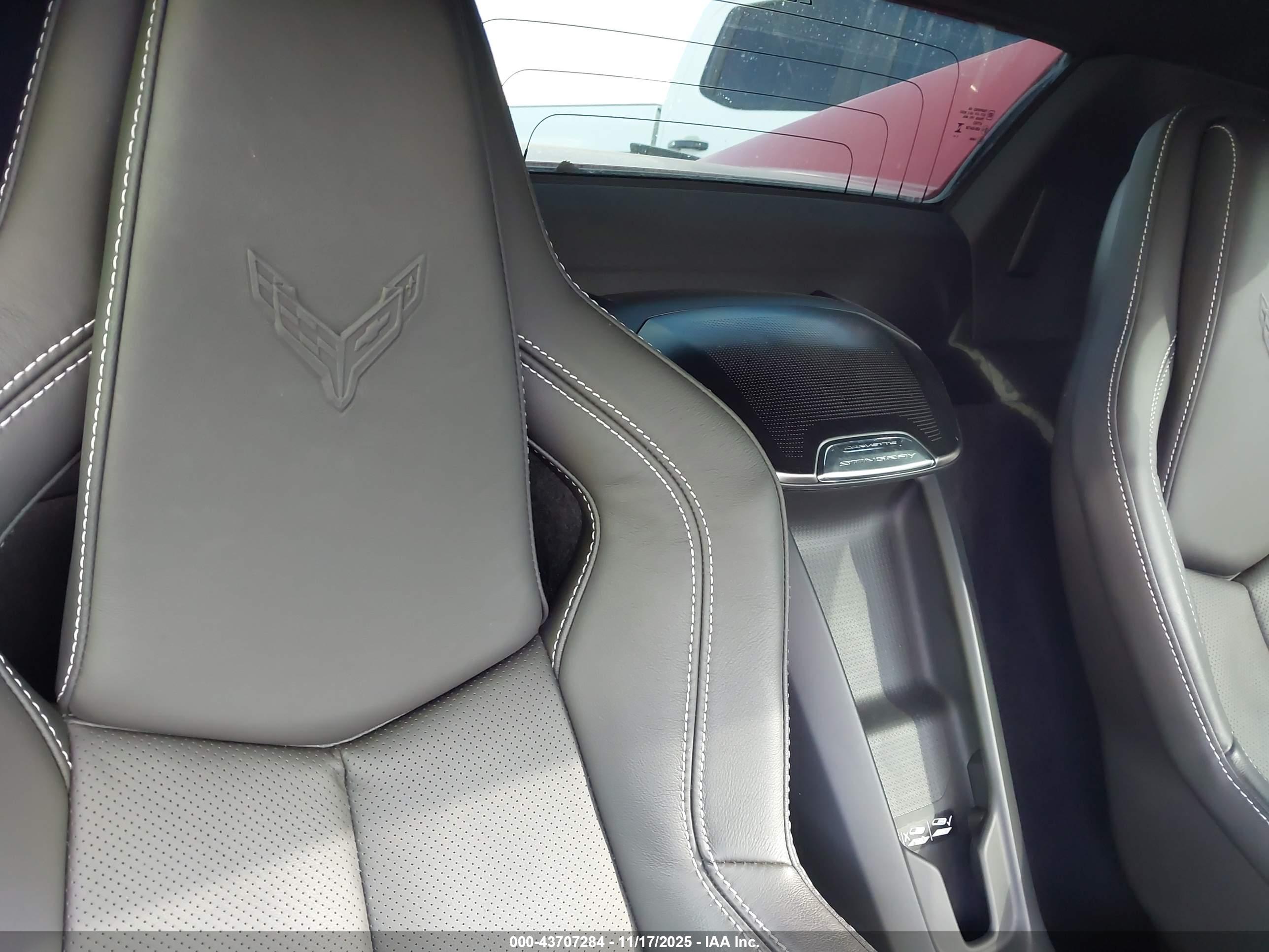 CHEVROLET CORVETTE image 8