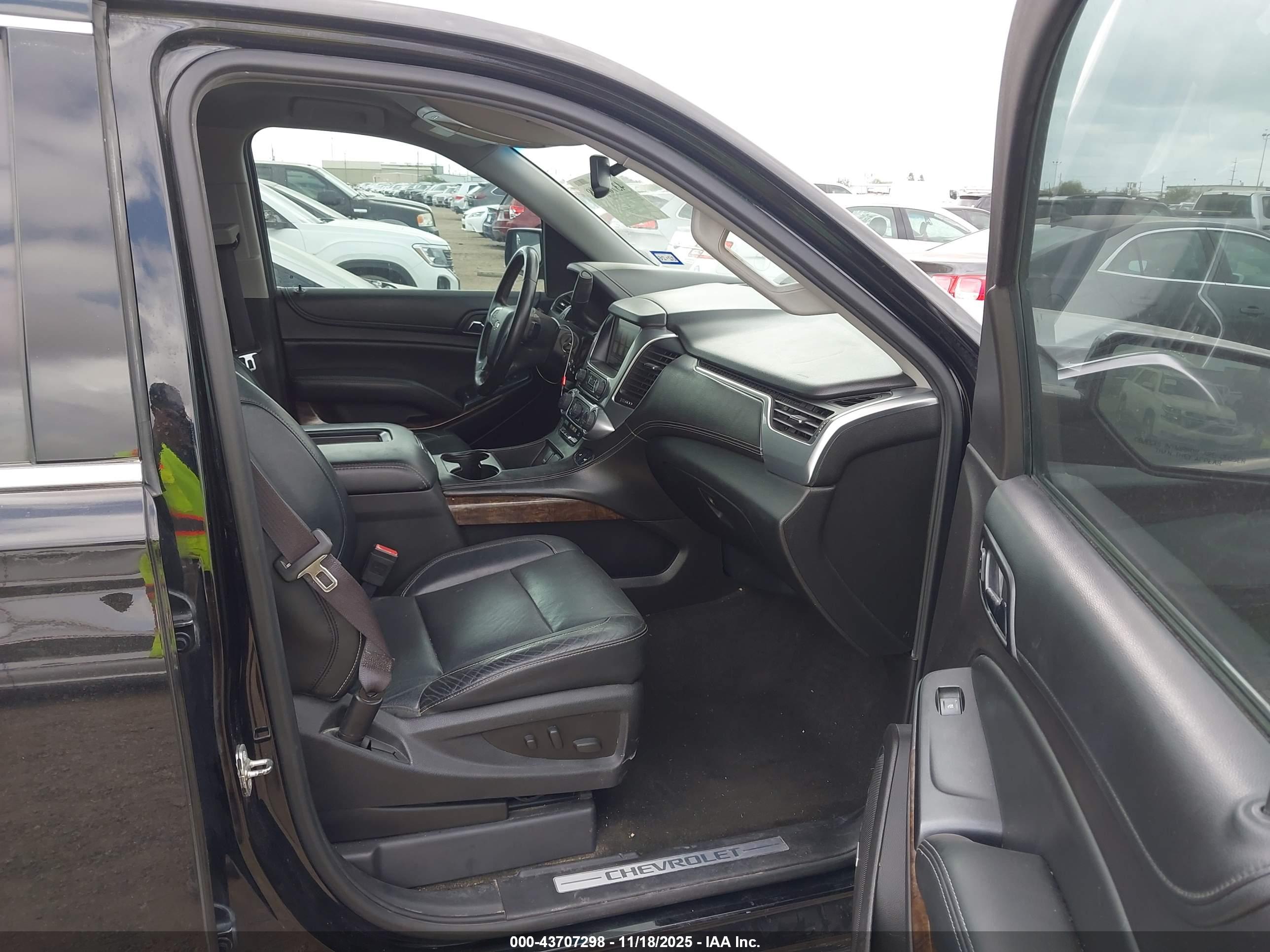 CHEVROLET TAHOE image 5