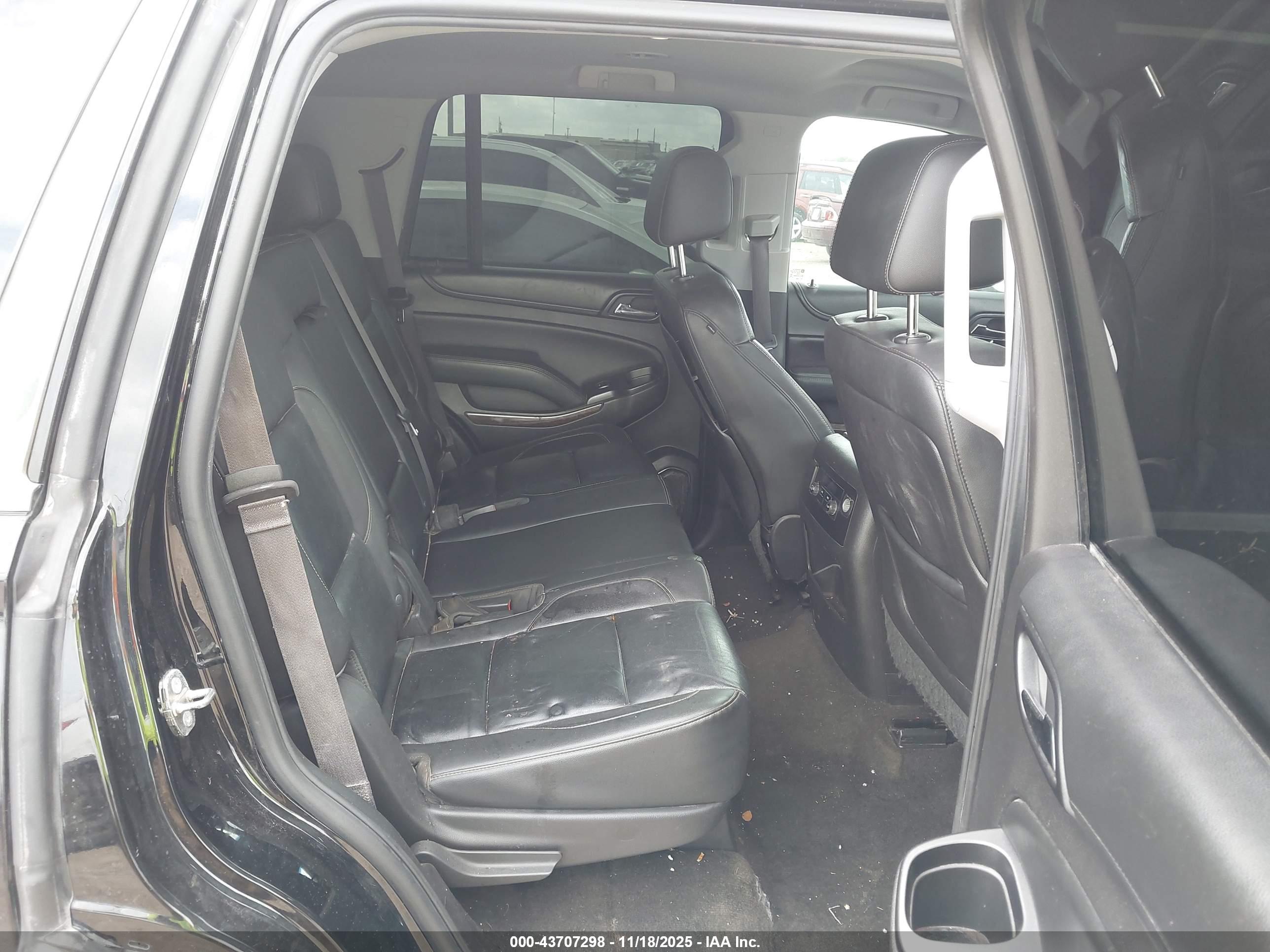 CHEVROLET TAHOE image 8
