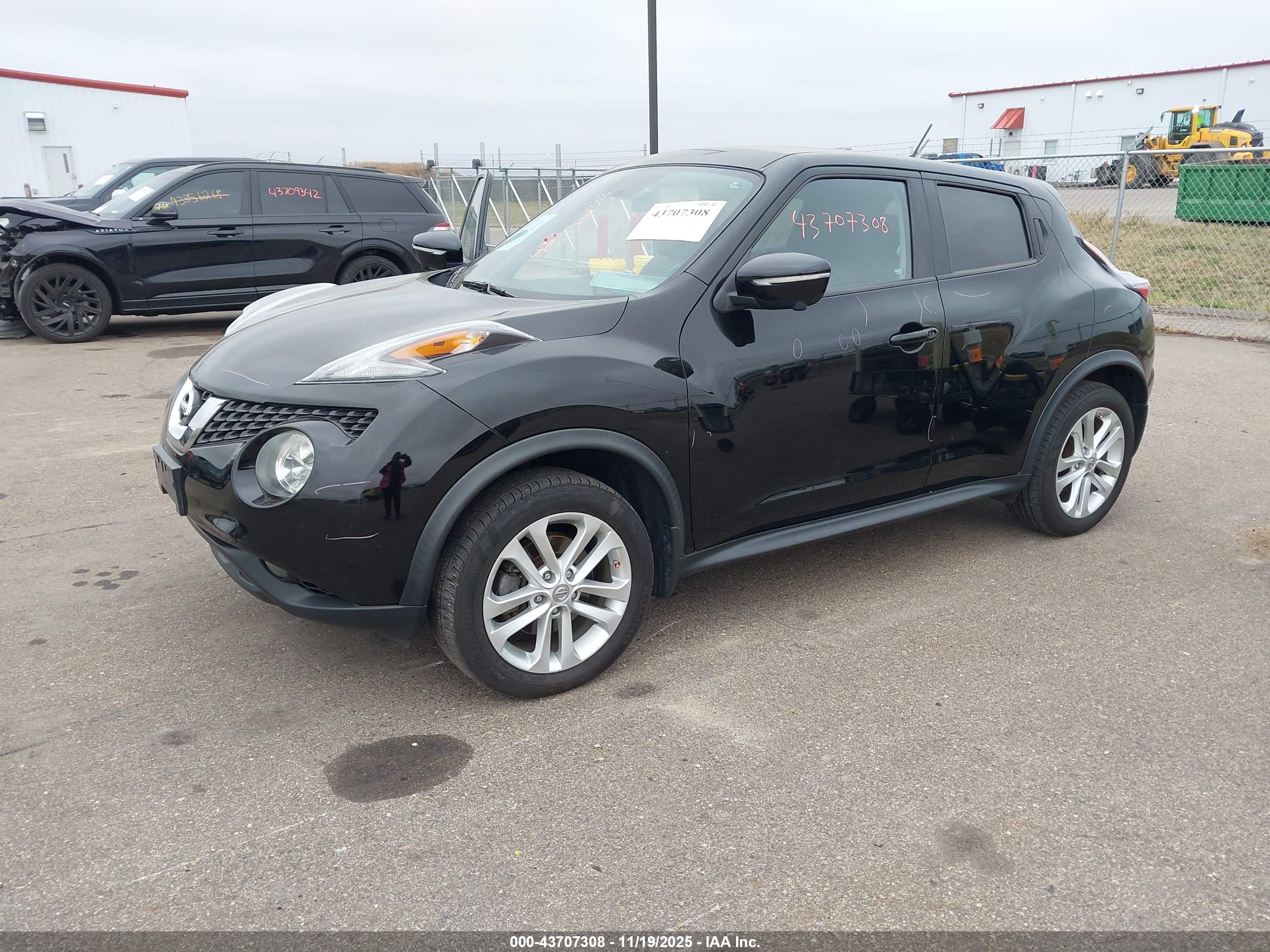 NISSAN JUKE image 2