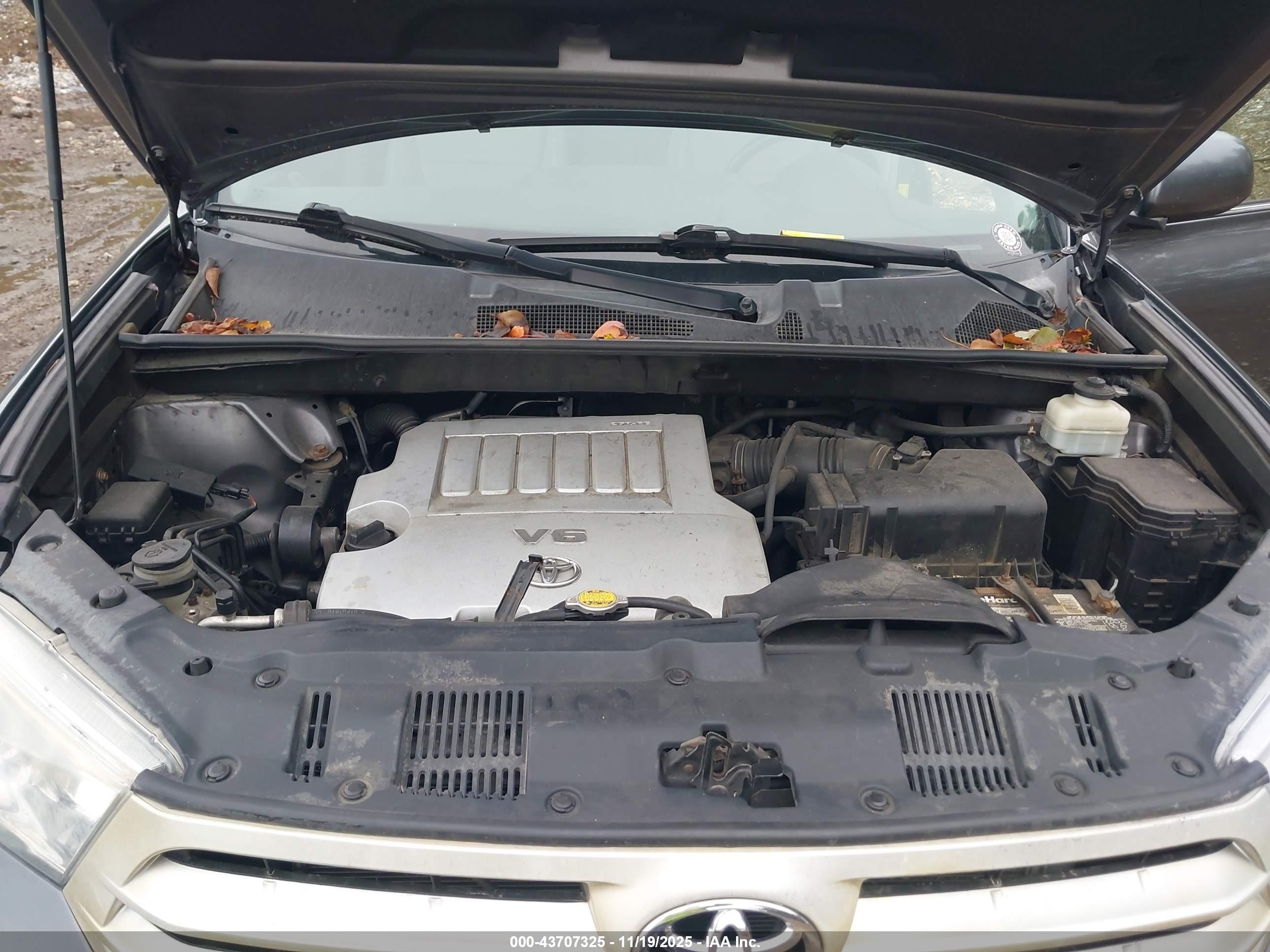 TOYOTA HIGHLANDER image 10