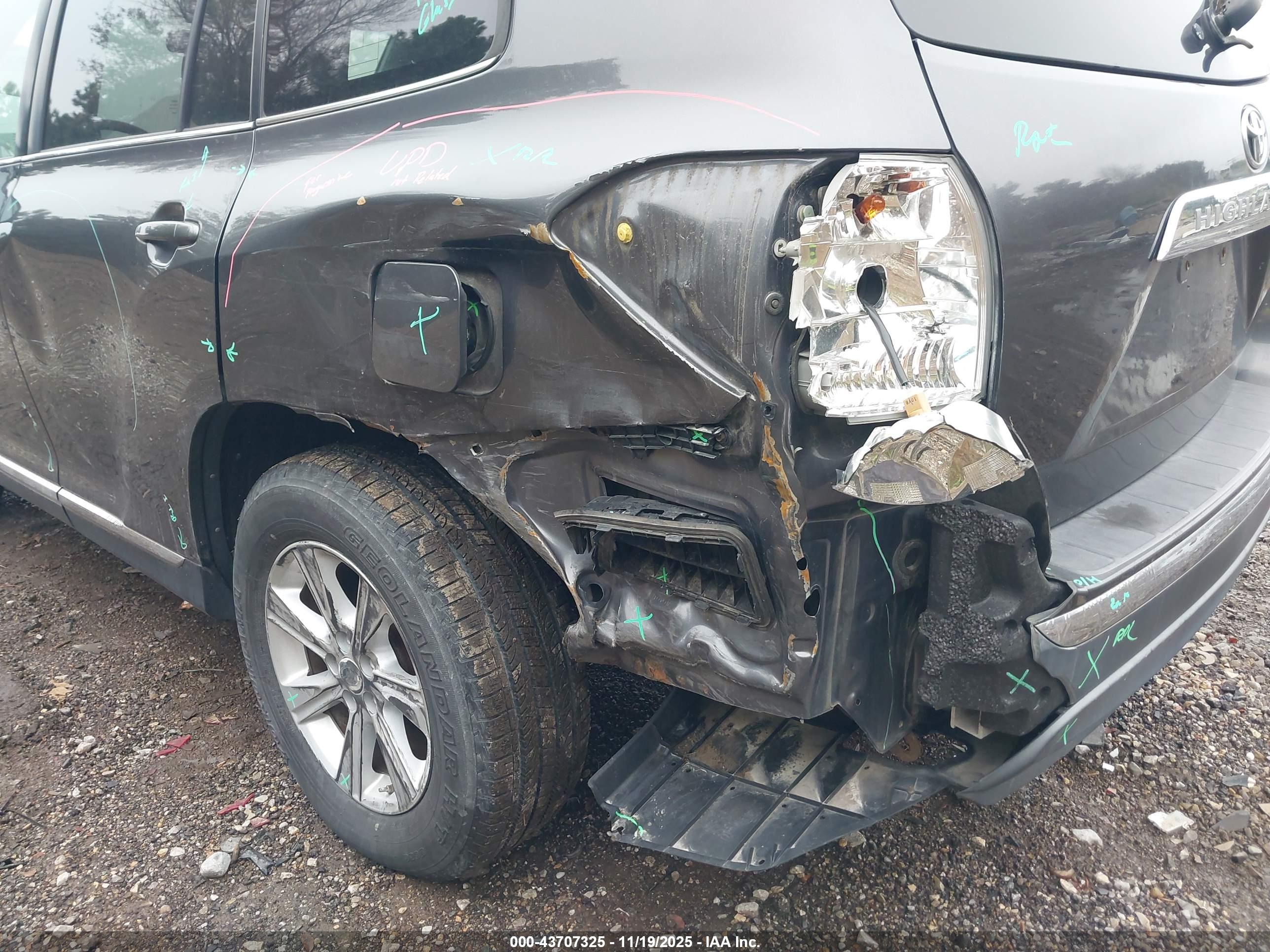 TOYOTA HIGHLANDER image 6