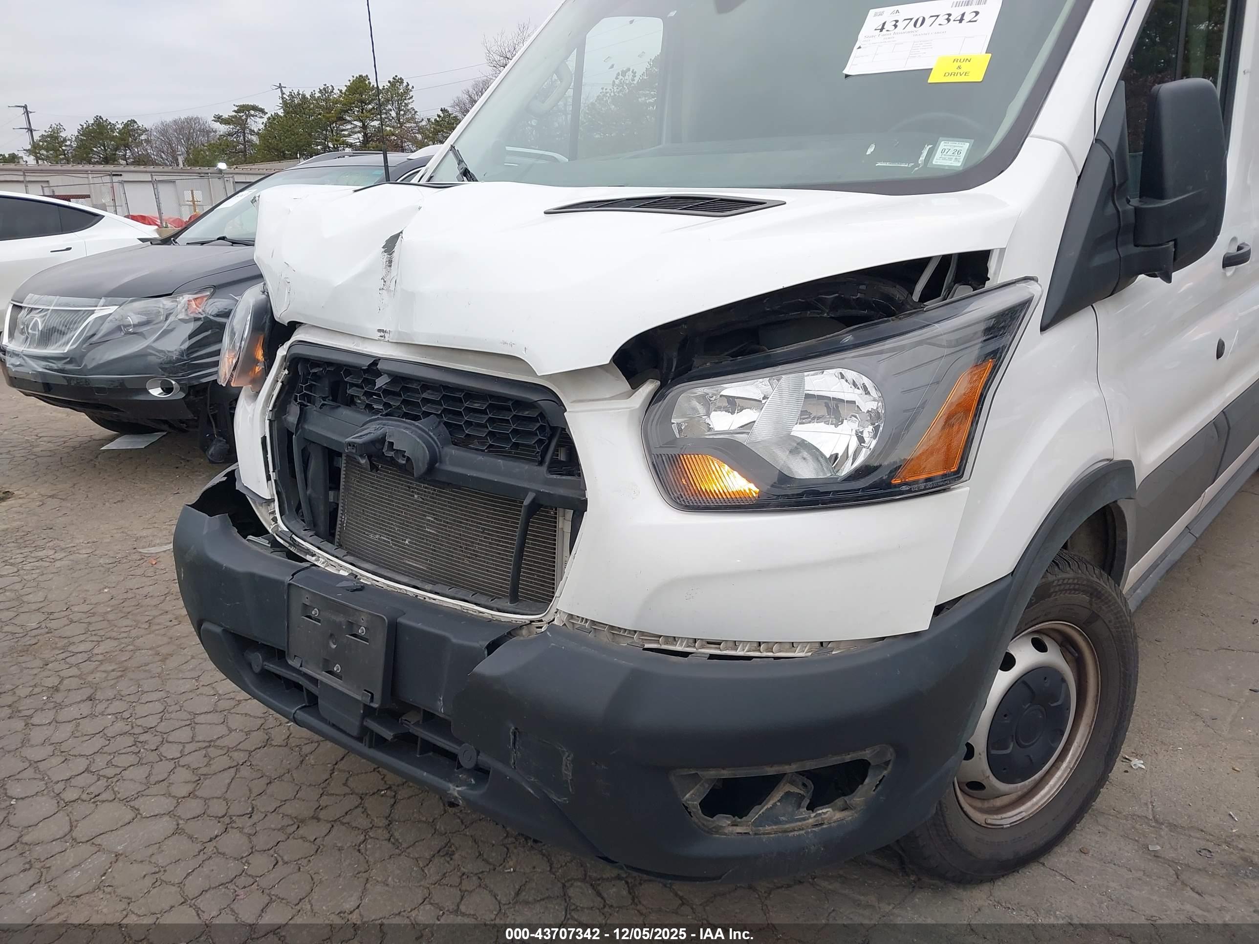FORD TRANSIT-250 image 6