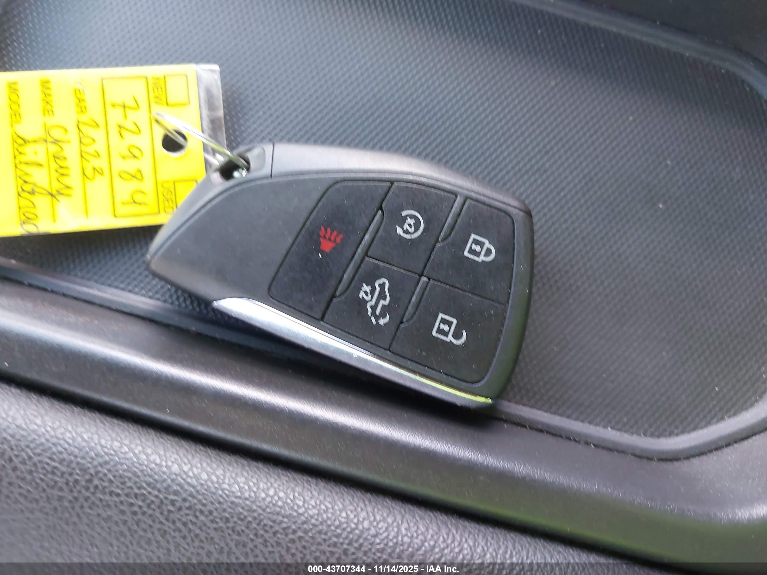 CHEVROLET SILVERADO image 11