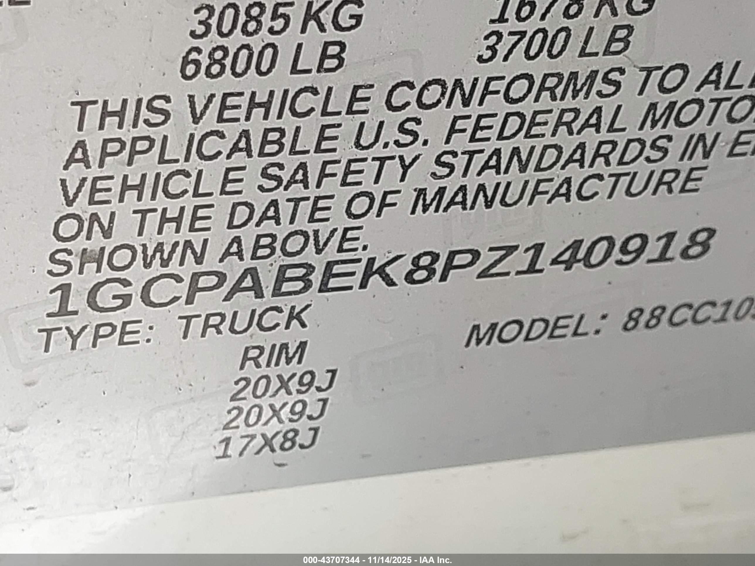 CHEVROLET SILVERADO image 9