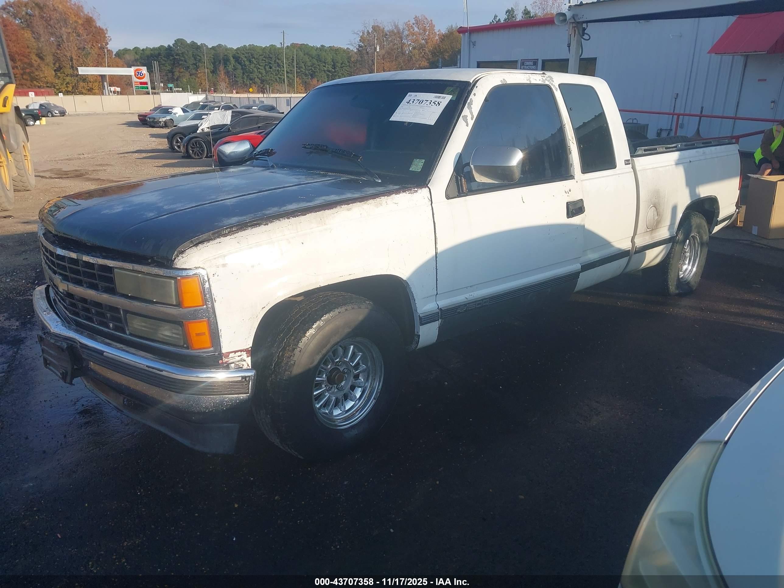 GMC SIERRA image 2
