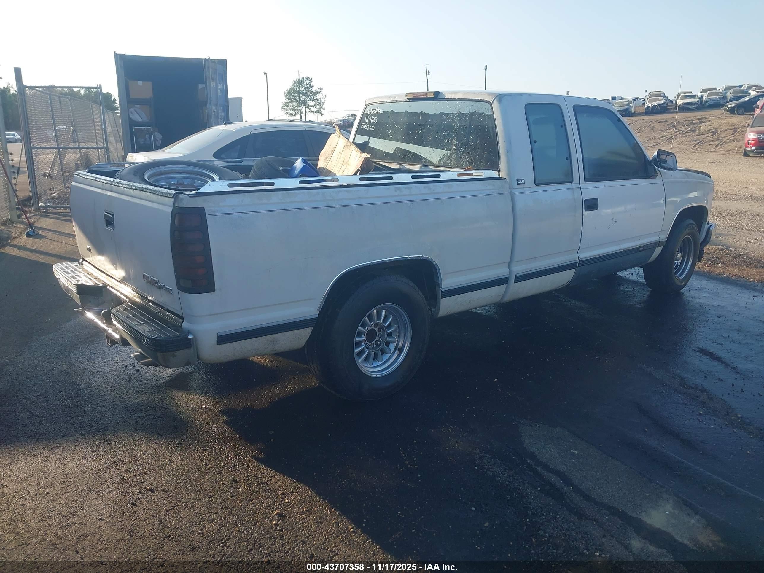 GMC SIERRA image 4