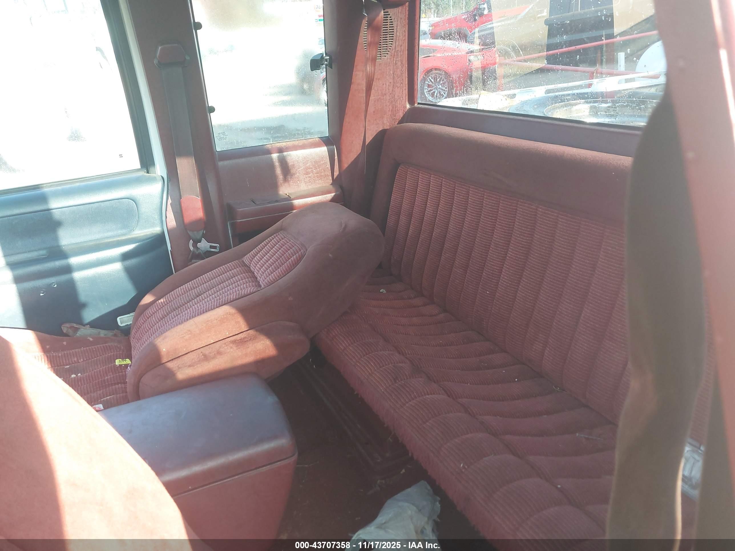 GMC SIERRA image 8