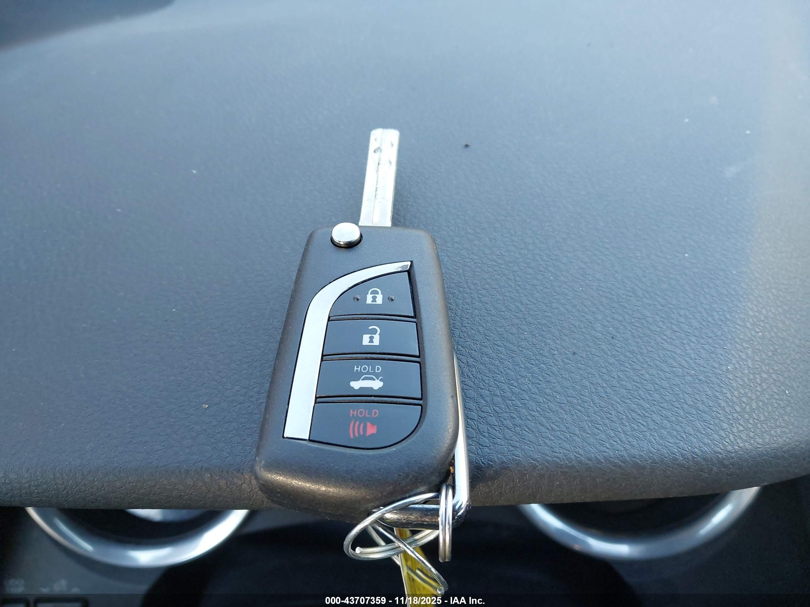 TOYOTA CAMRY image 11
