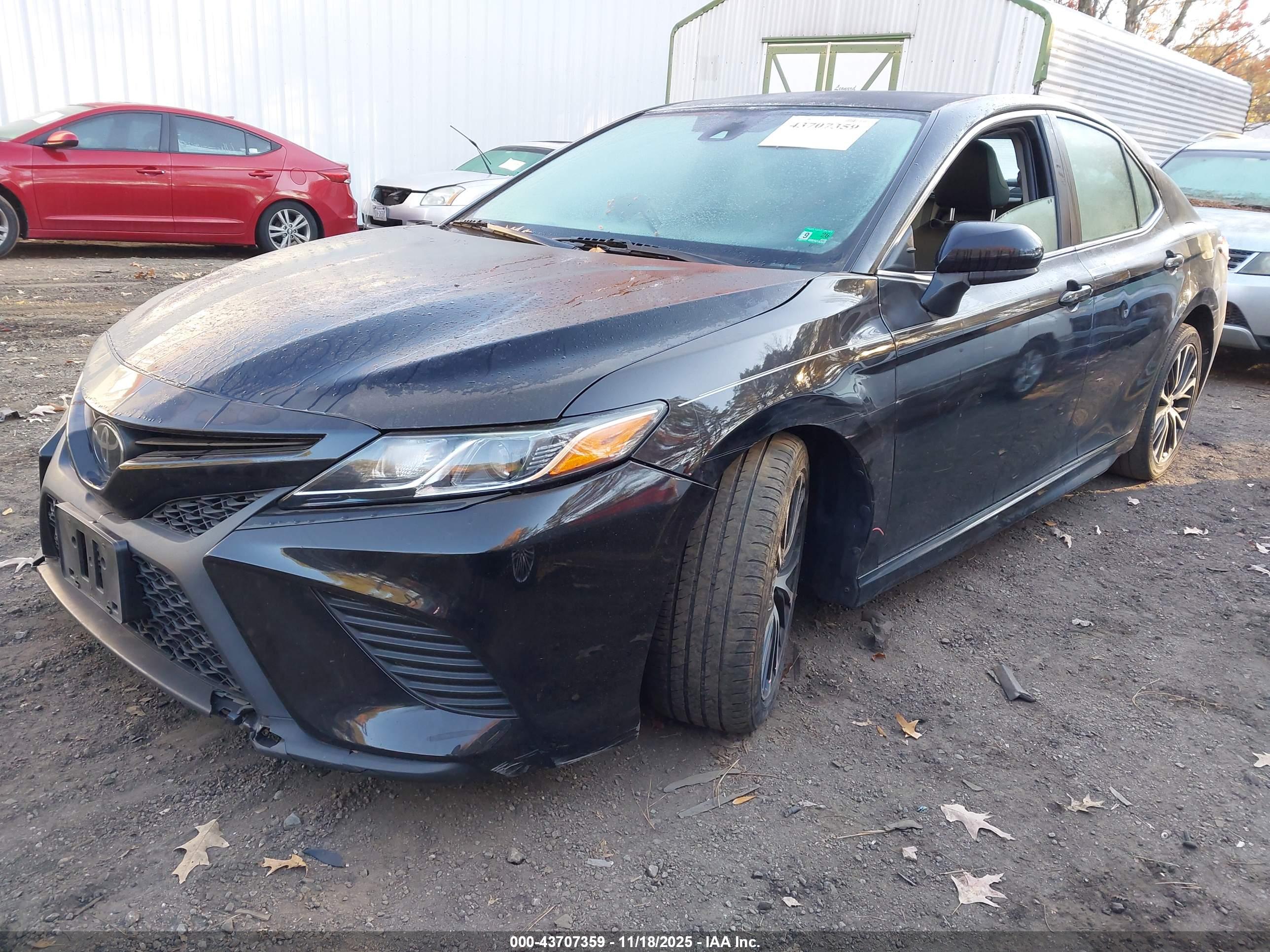 TOYOTA CAMRY image 2