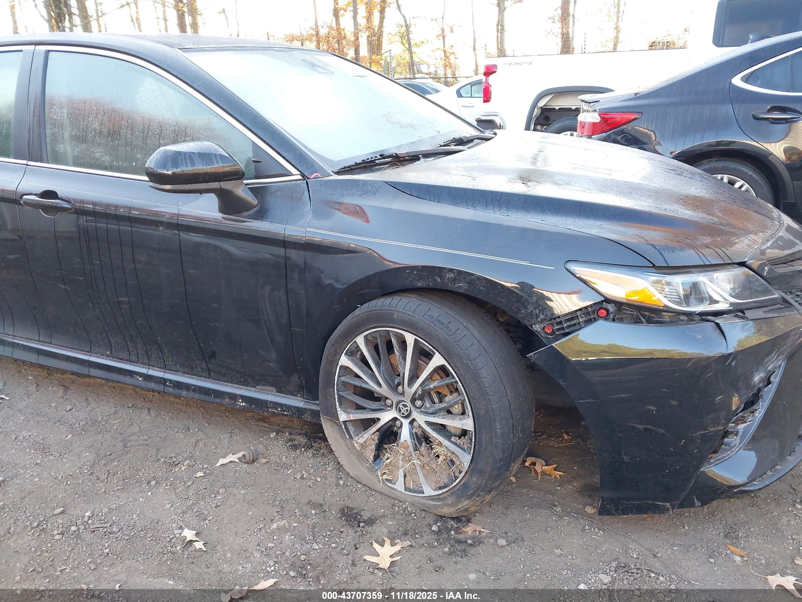TOYOTA CAMRY image 6