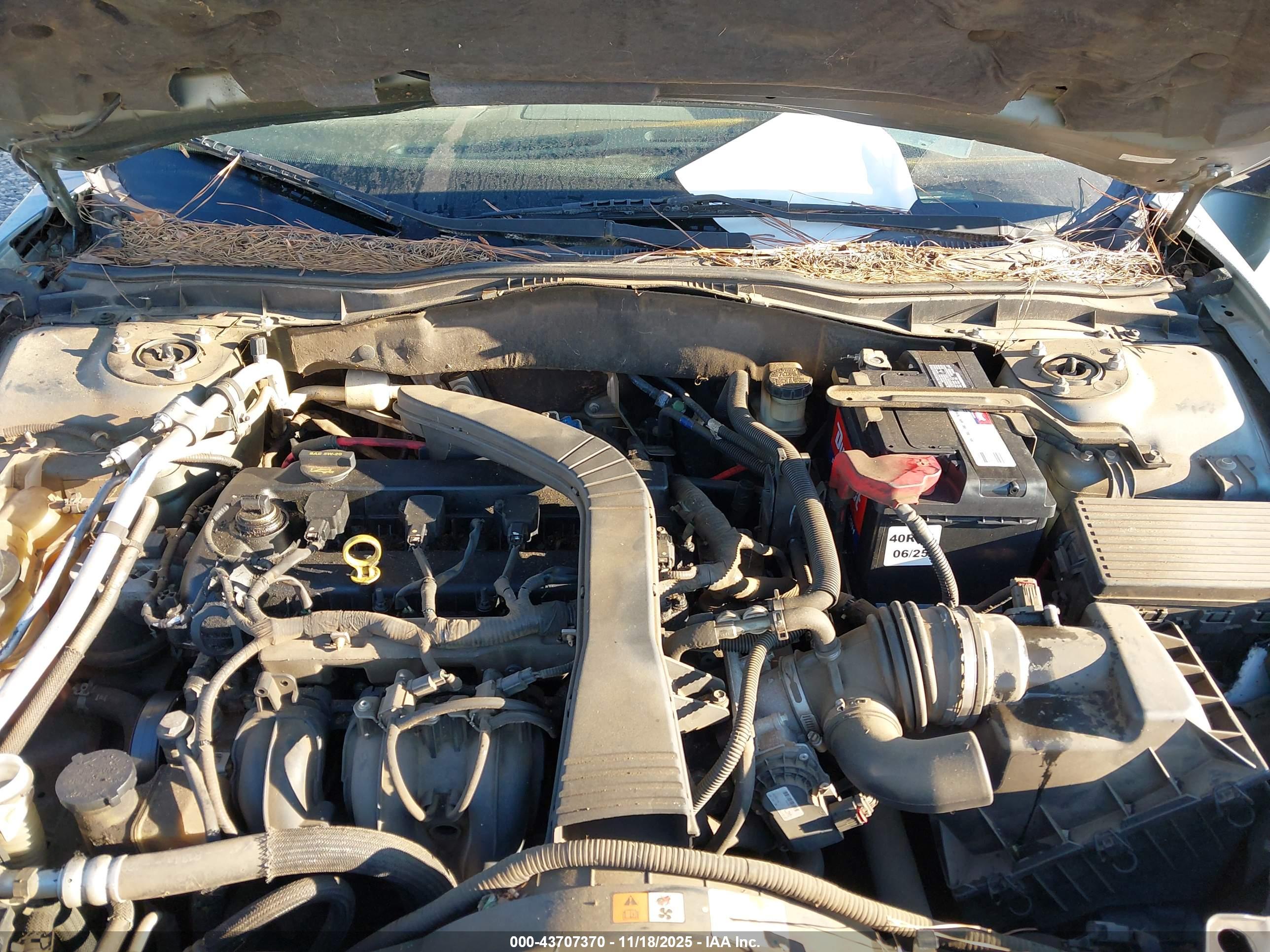 FORD FUSION image 10
