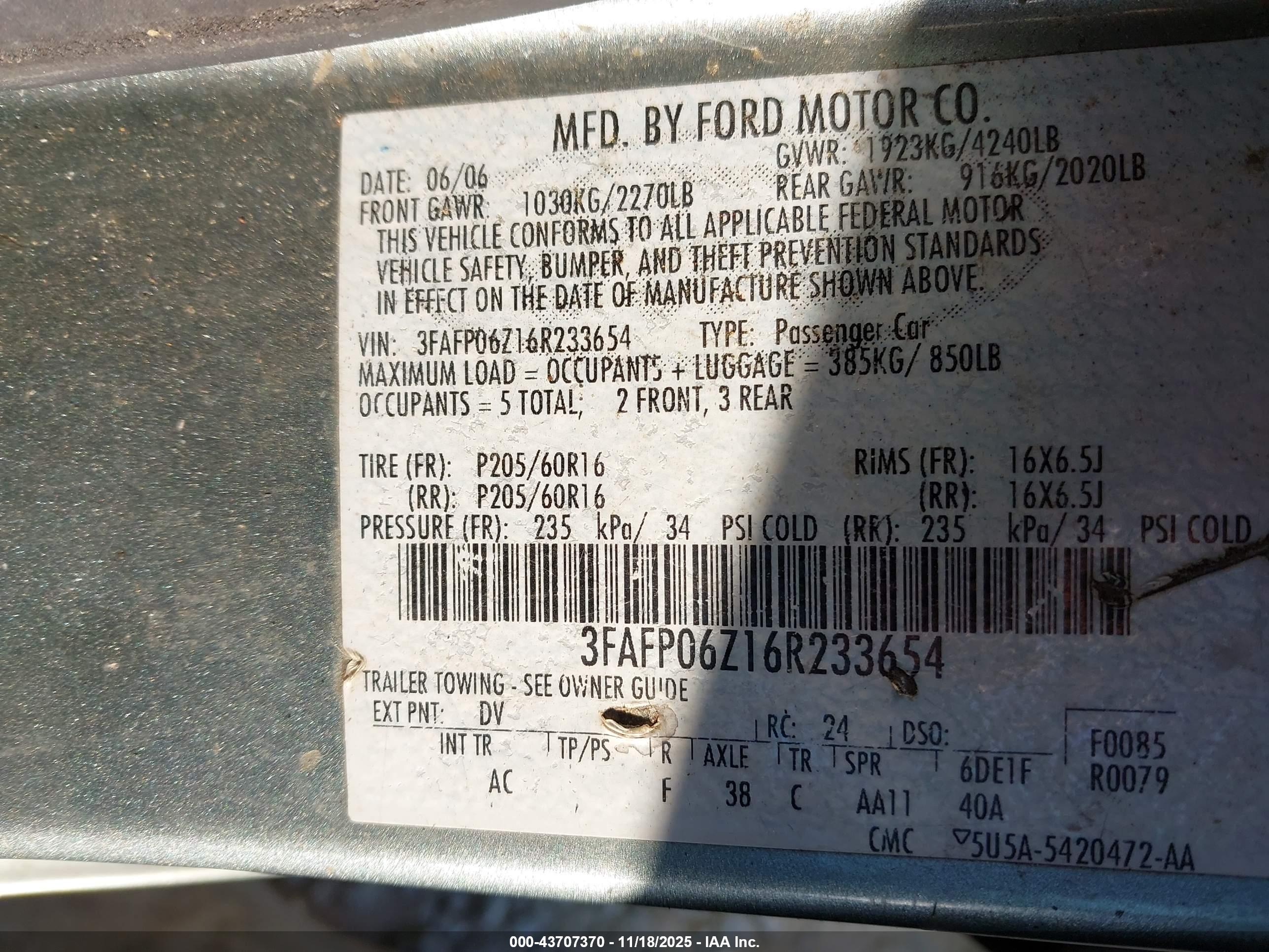 FORD FUSION image 9