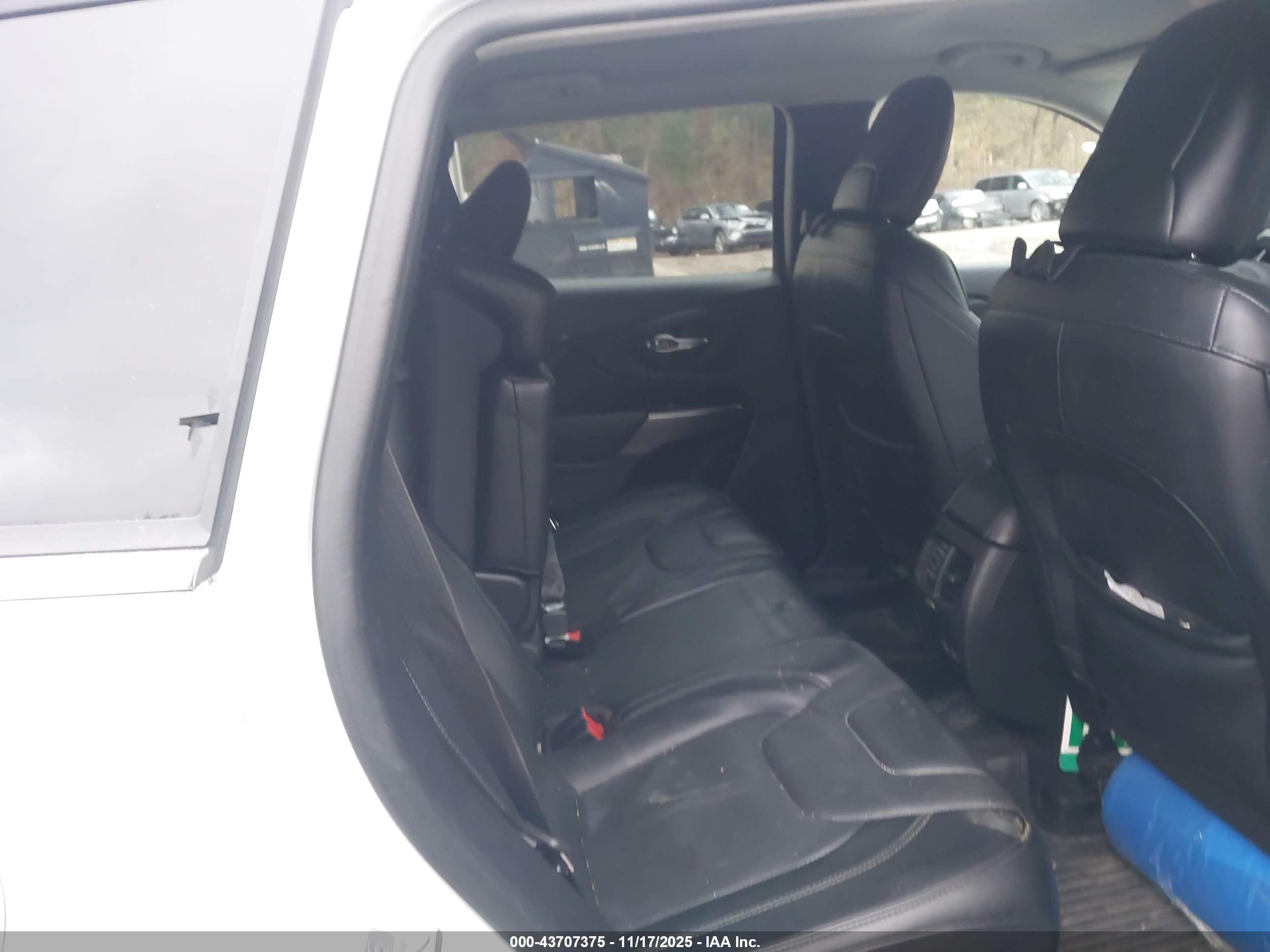 JEEP CHEROKEE image 8