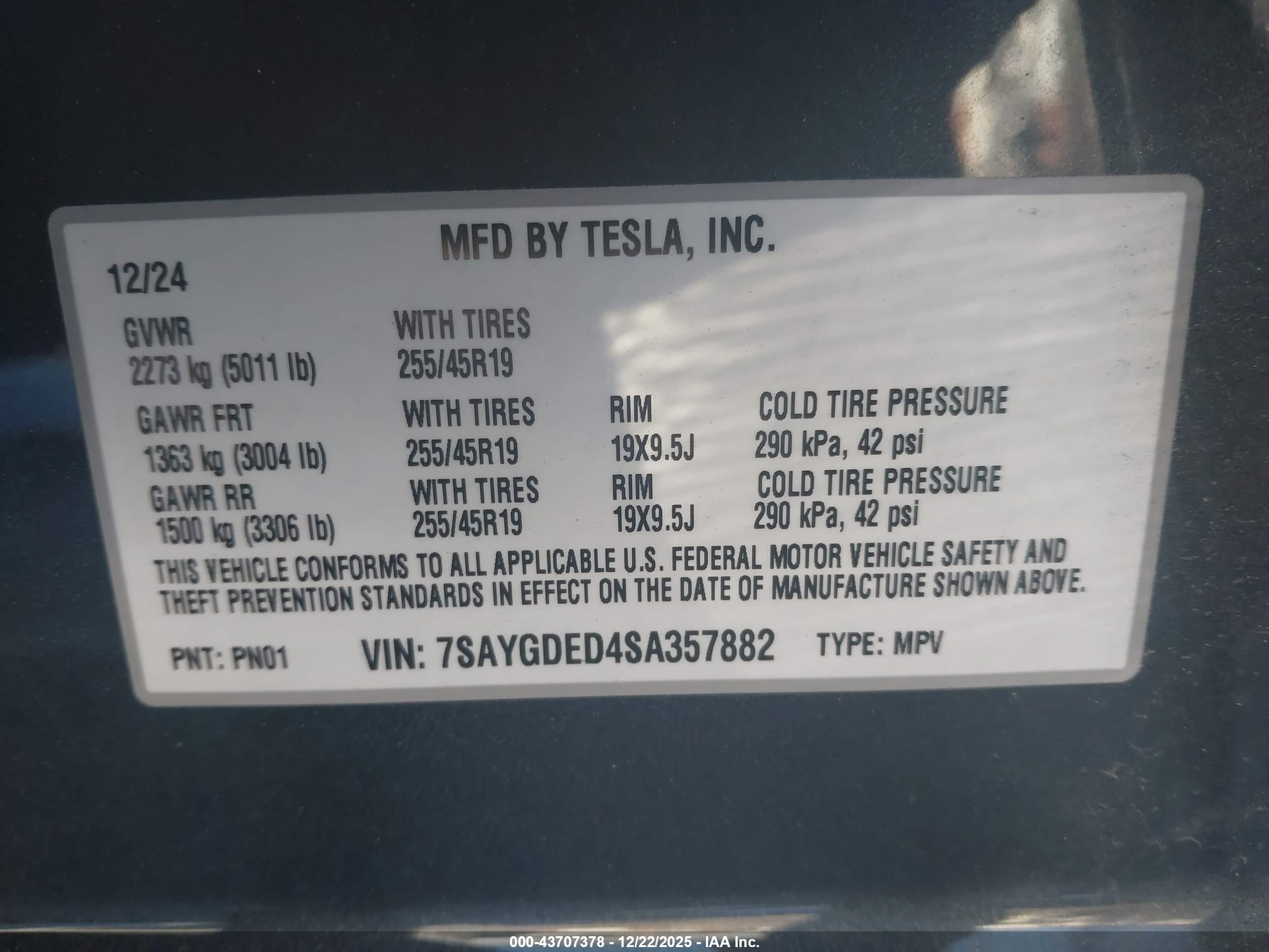 TESLA MODEL image 9