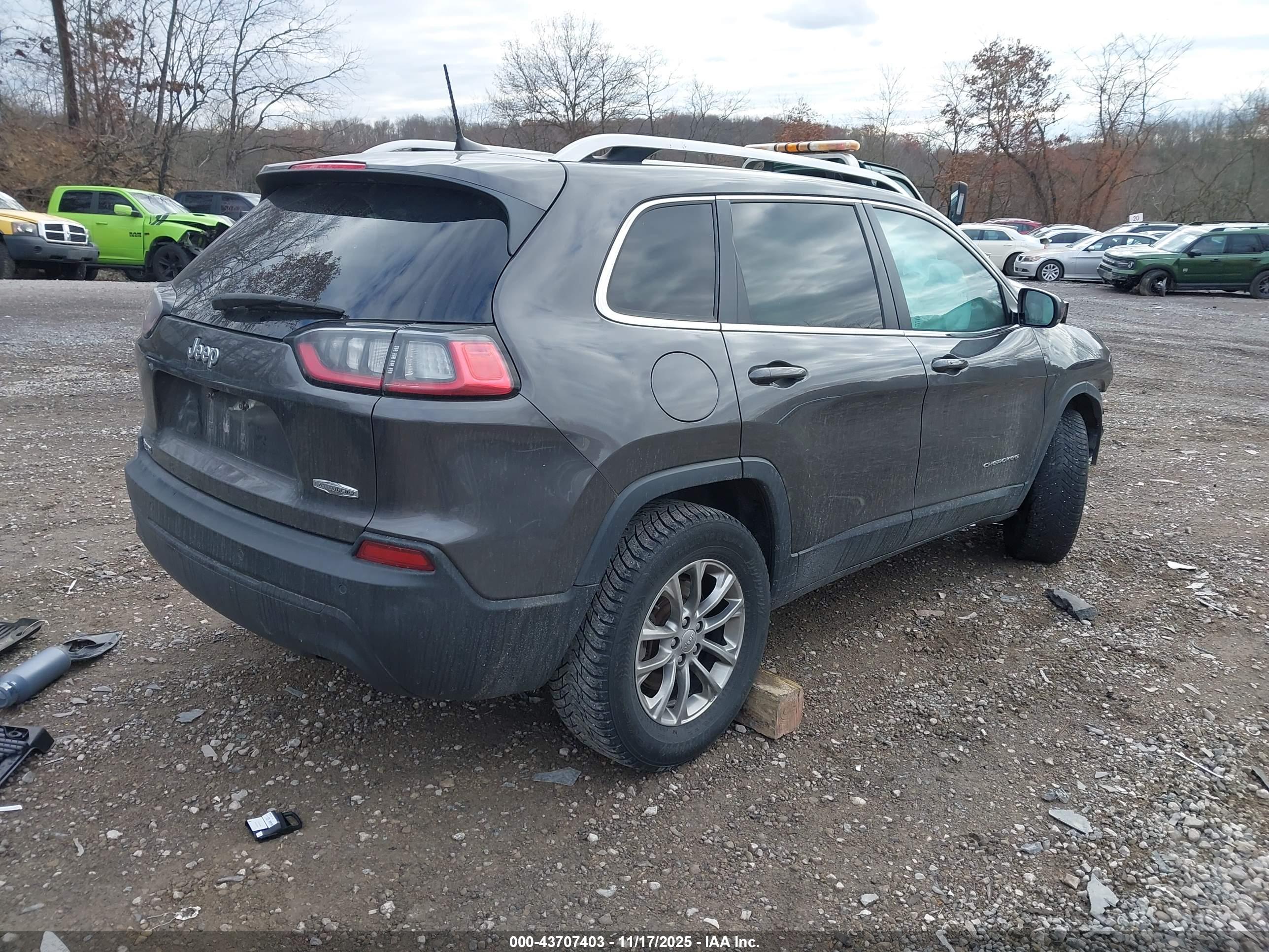 JEEP CHEROKEE image 4